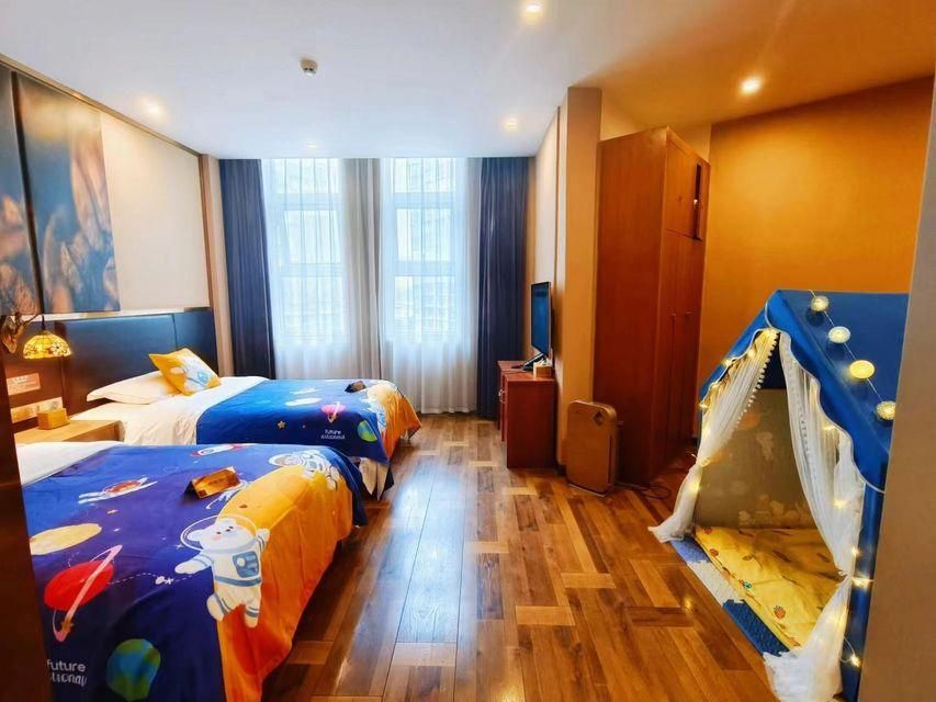 James Joyce - Feifan Bed Room