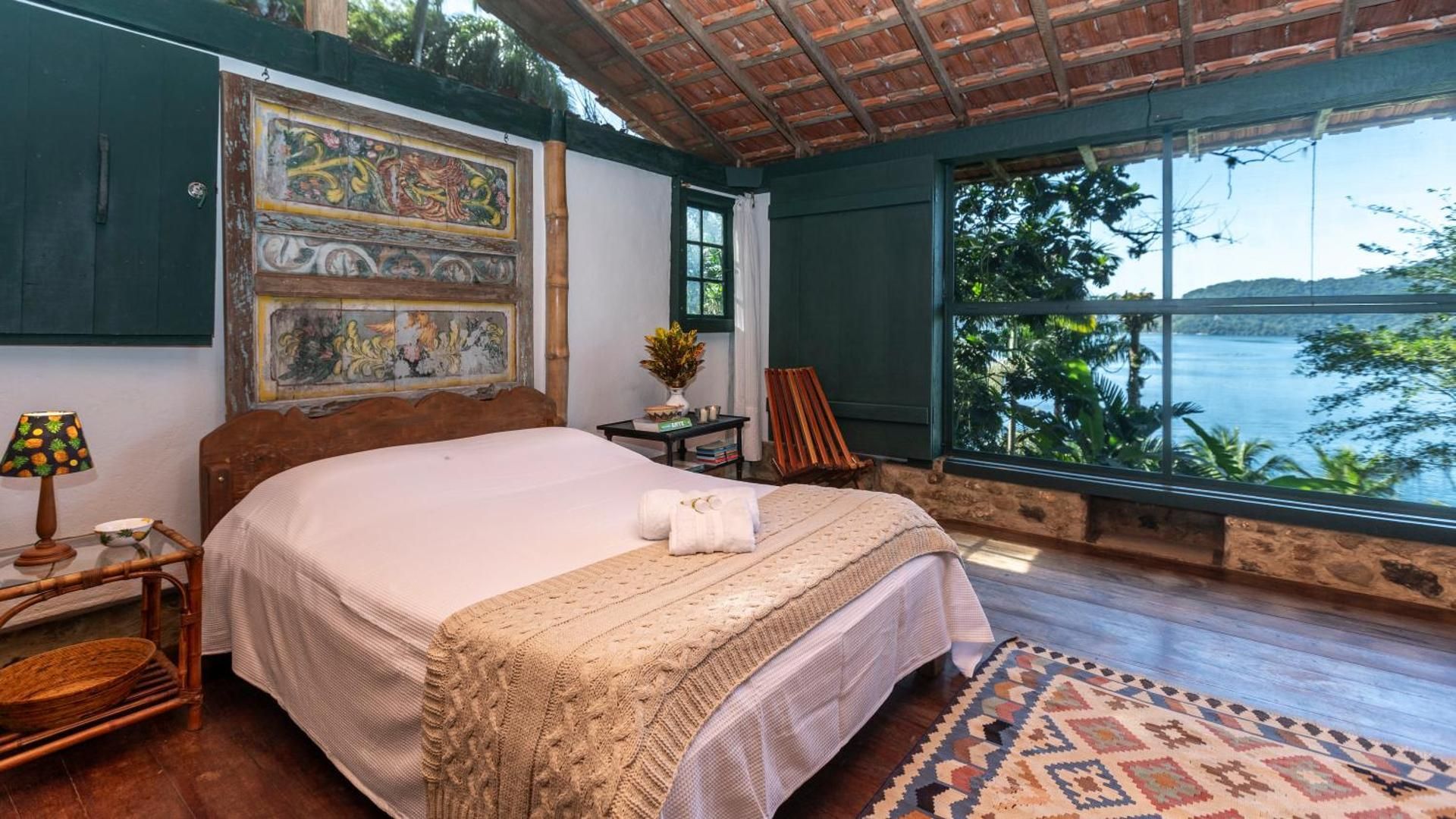 Queen Suite with Sea View