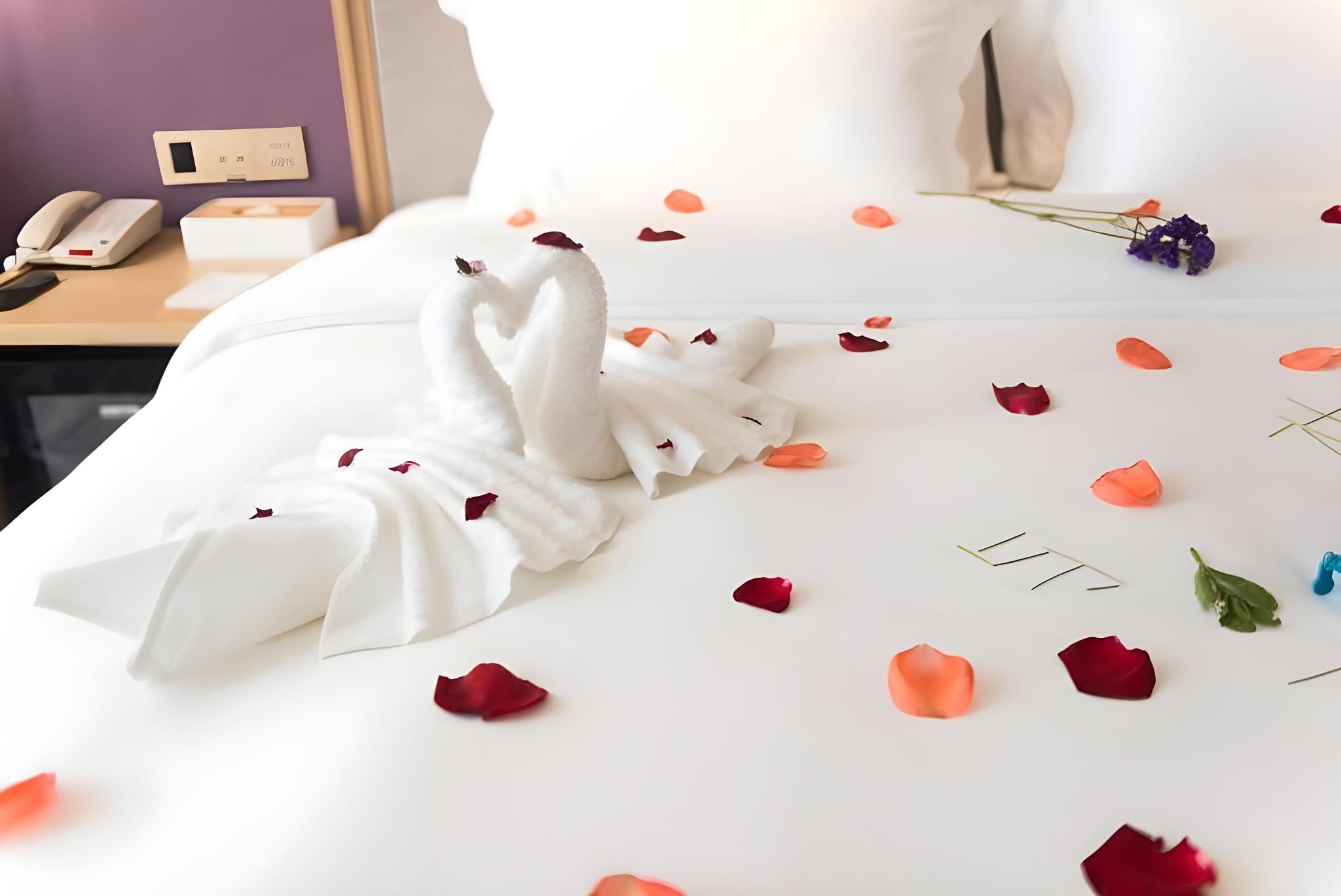 Lavande Hotels·Neijiang Heping Square Lavande - Romantic Youxiang Room 2