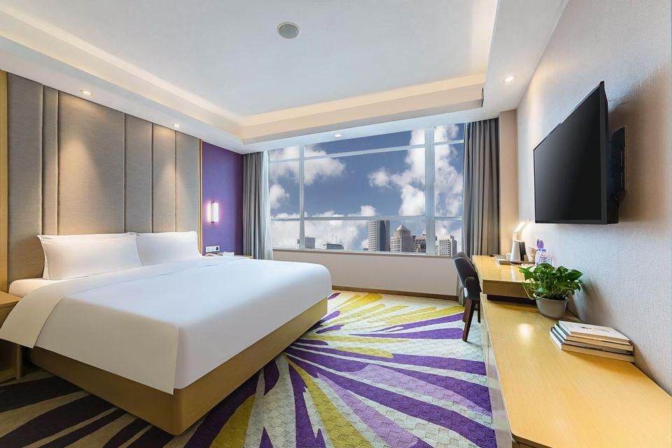 Queen Room with View