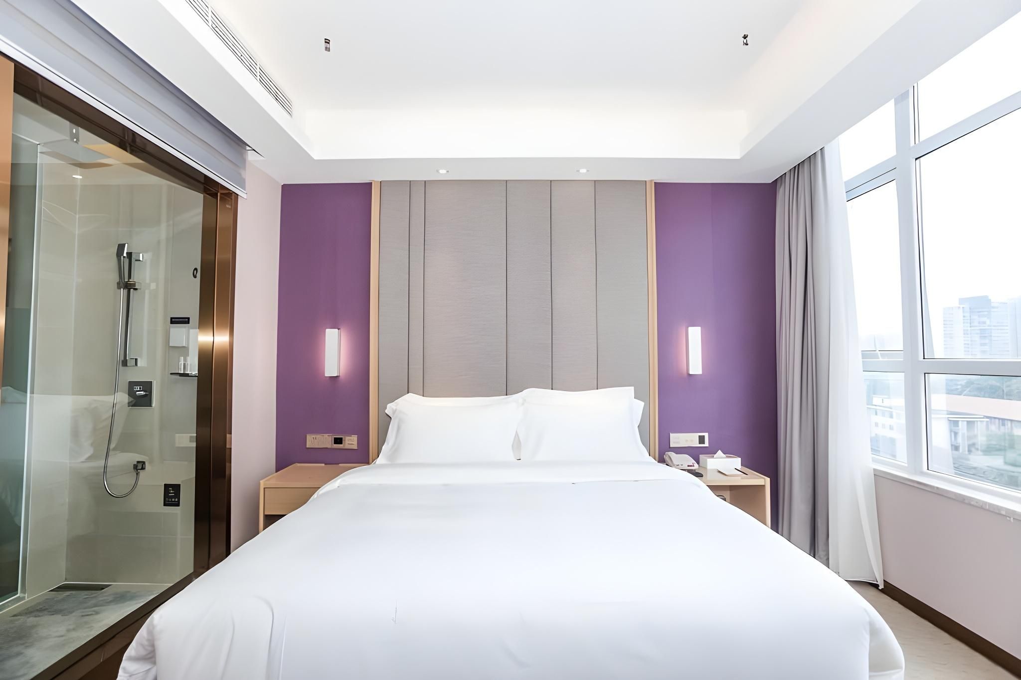 Queen Room with View