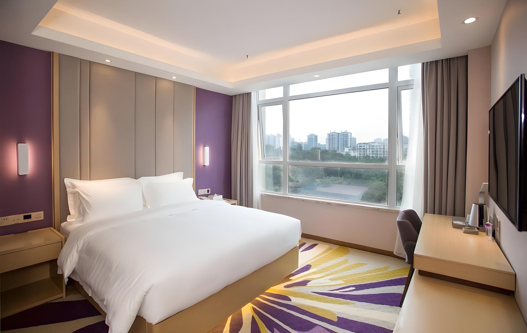 Queen Room with View