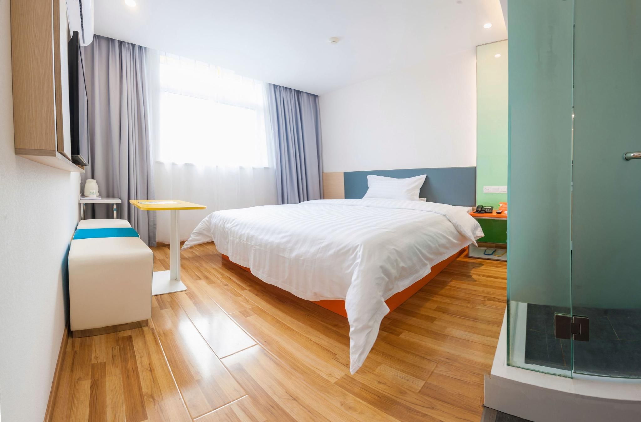 WH - Traditional Bed Room