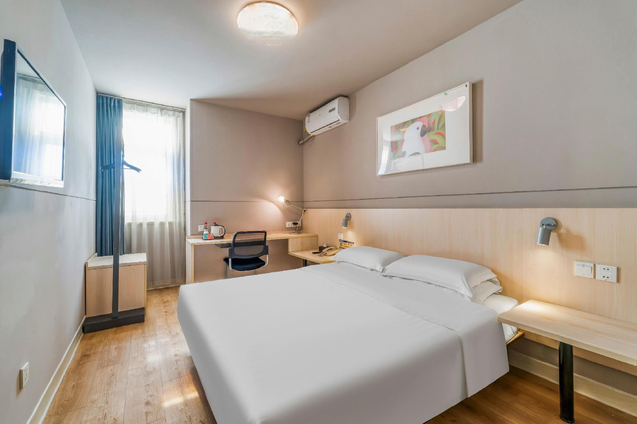 wh - superior bed room
