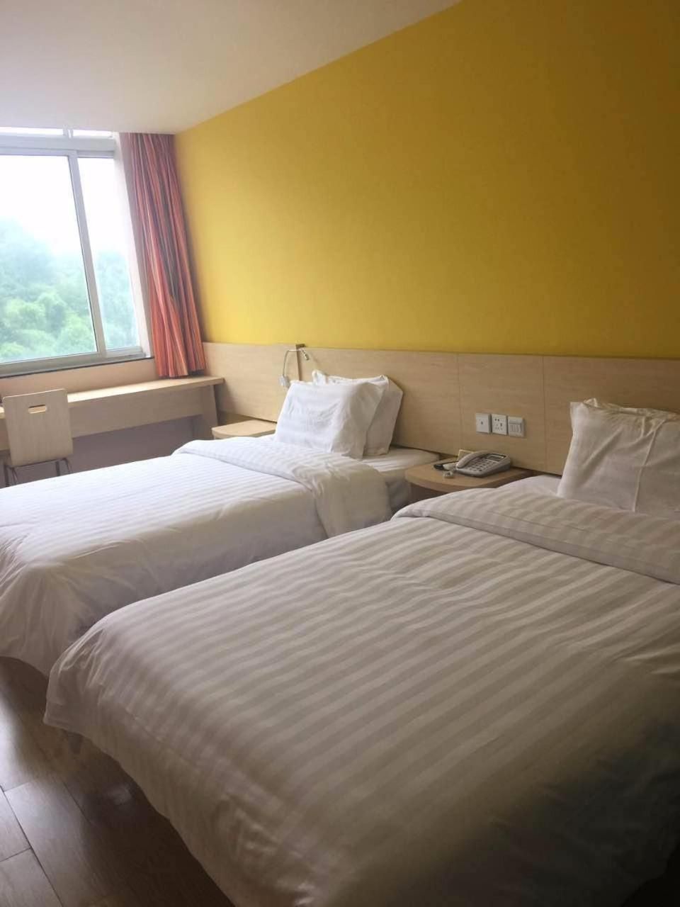 Comfortable Twin Room