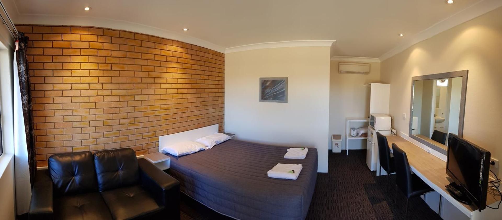 Queen Room with Garden View