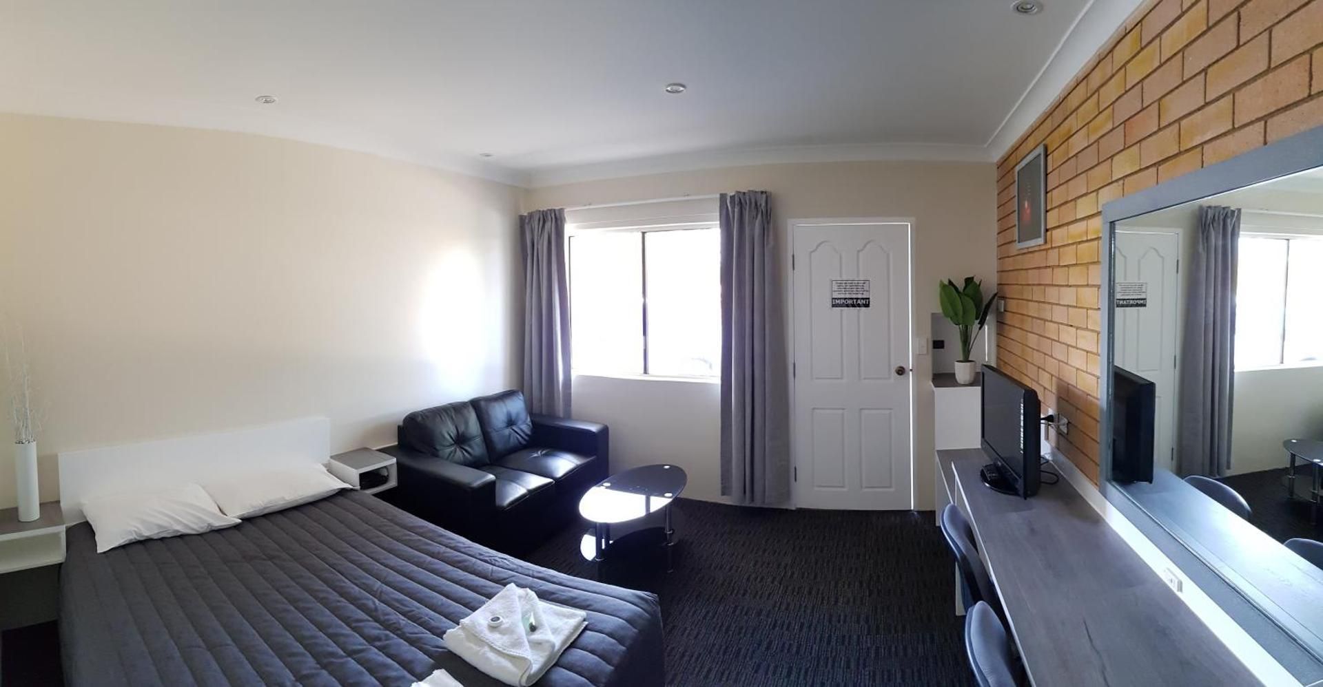 Queen Room with Garden View