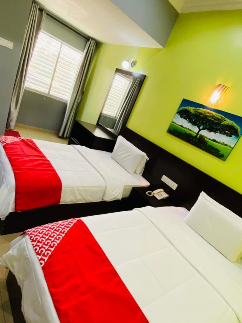 CT Hotel Standard Twin Room 2