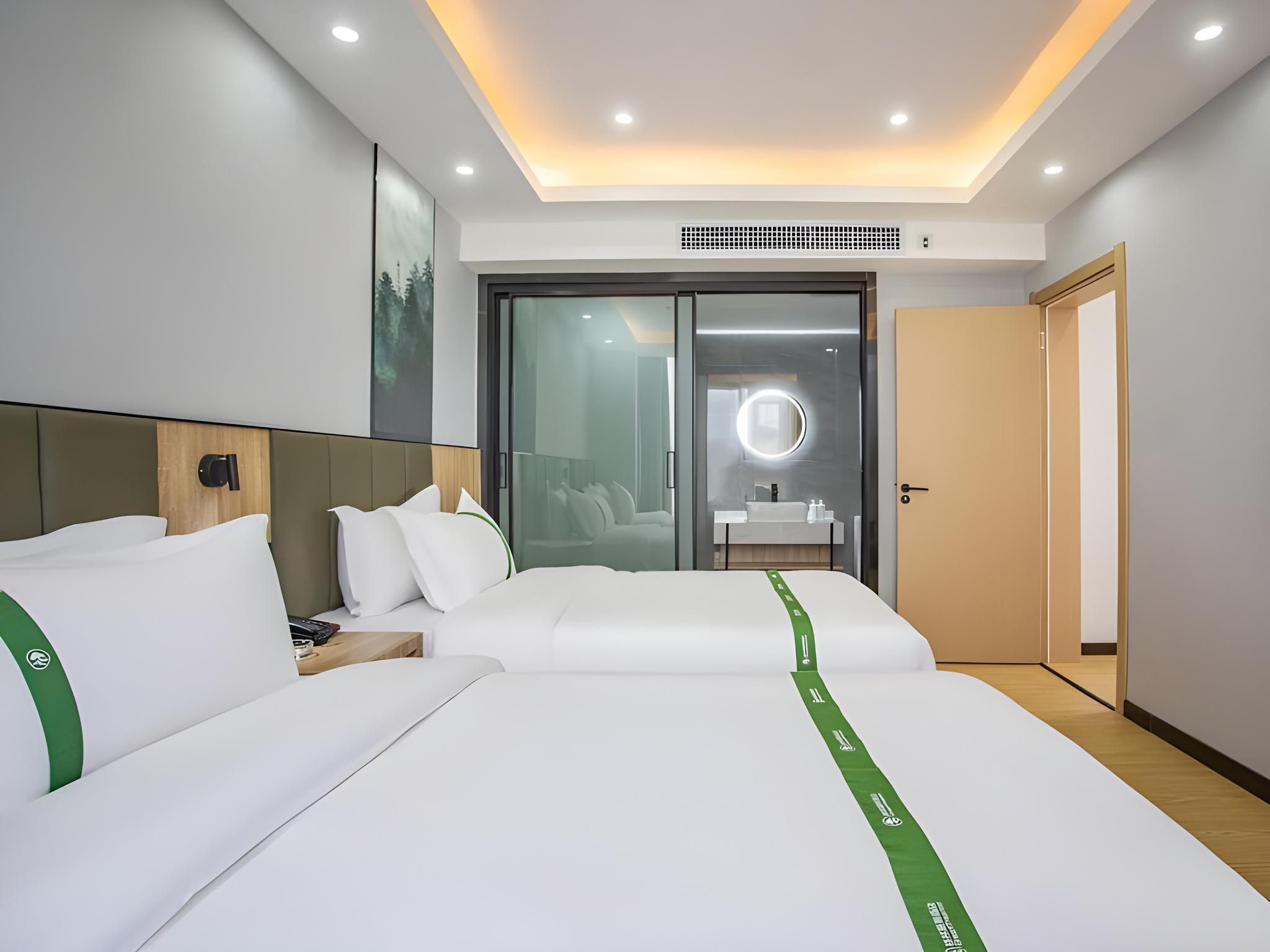 GTI - Guest Room, Chess