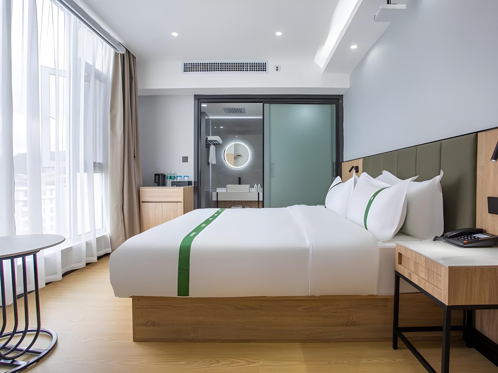 GTI - 1 Bed Room, Projection