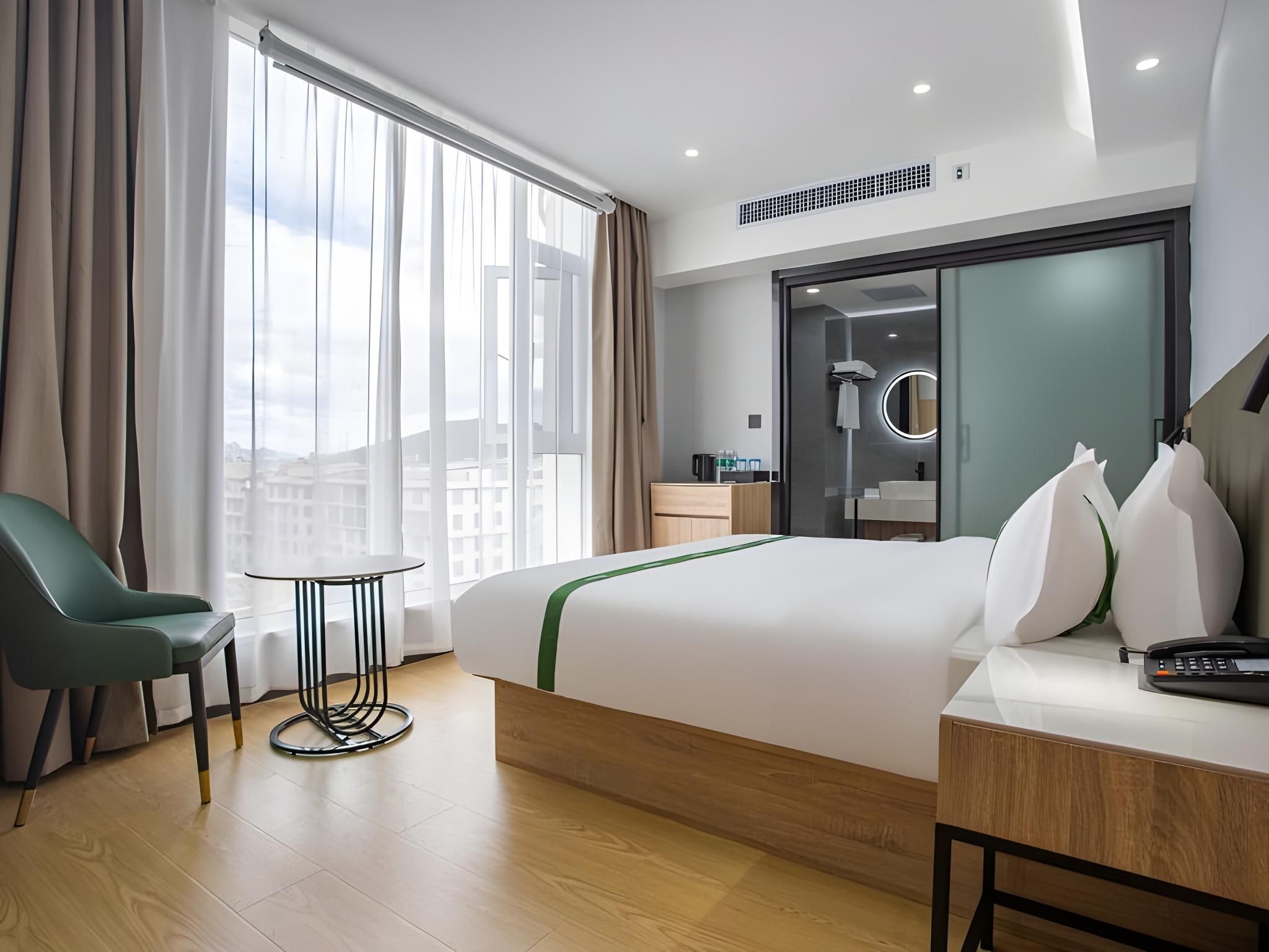 GTI - 1 Bed Room, Projection