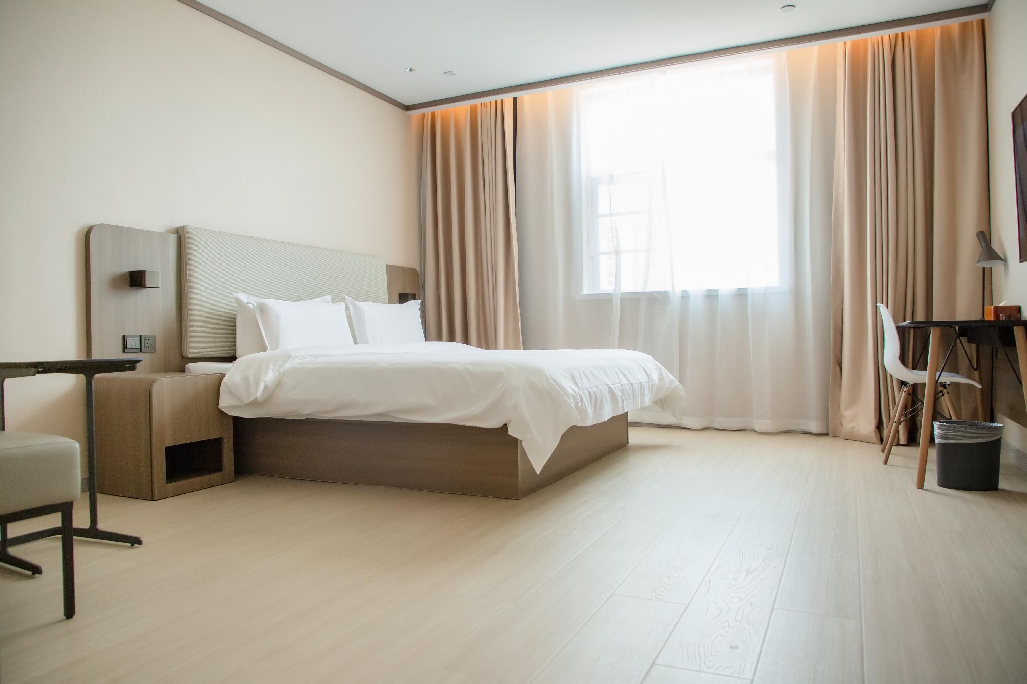 Huazhu - Superior BedRoom