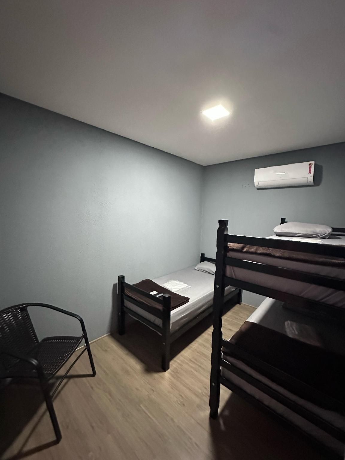 Room for 3 People
