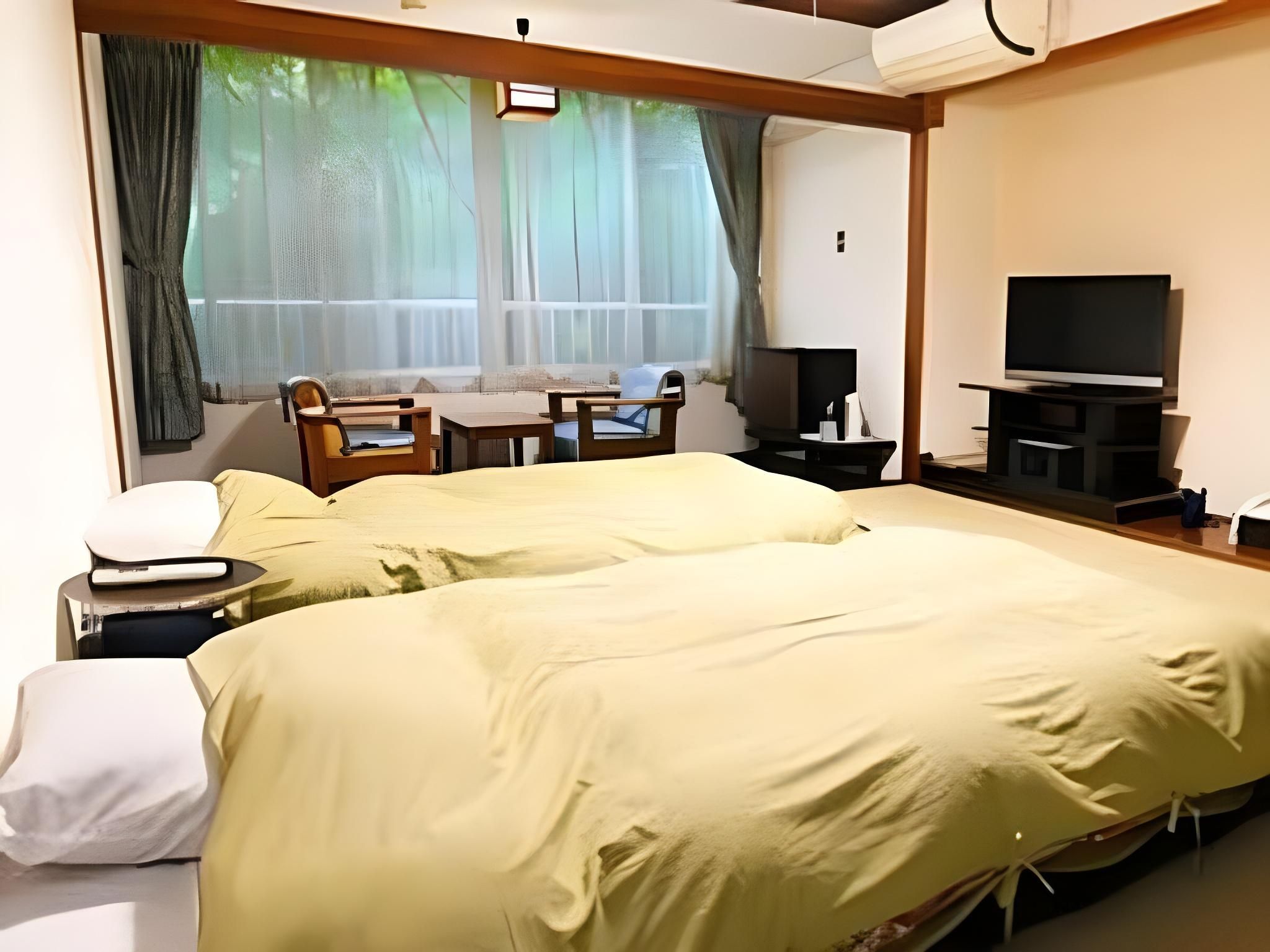 Japanese Style Room with 10 Tatami and 2 Single Beds - Pet-Friendly