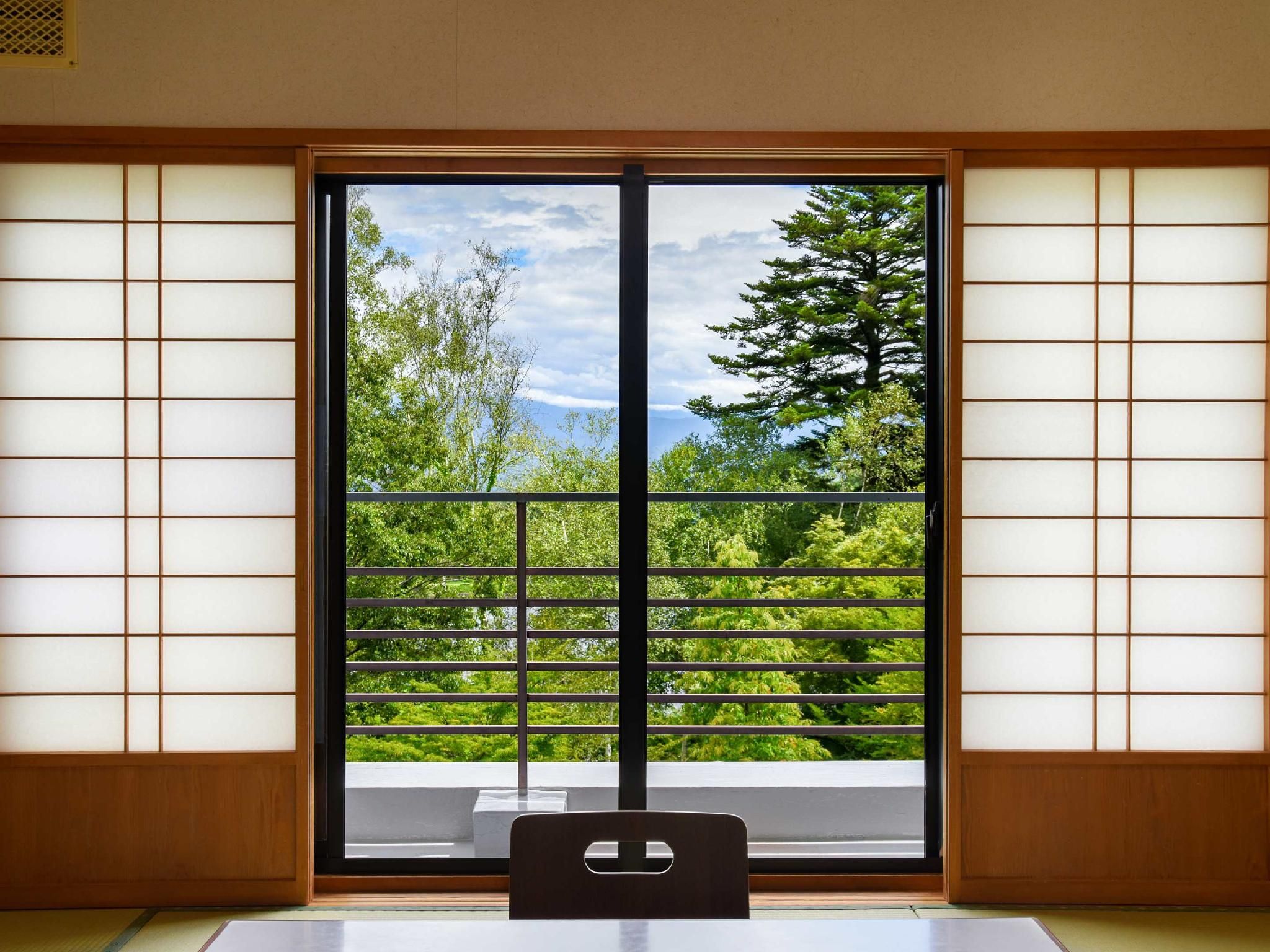 Lake Side Japanese Style 10 Tatami