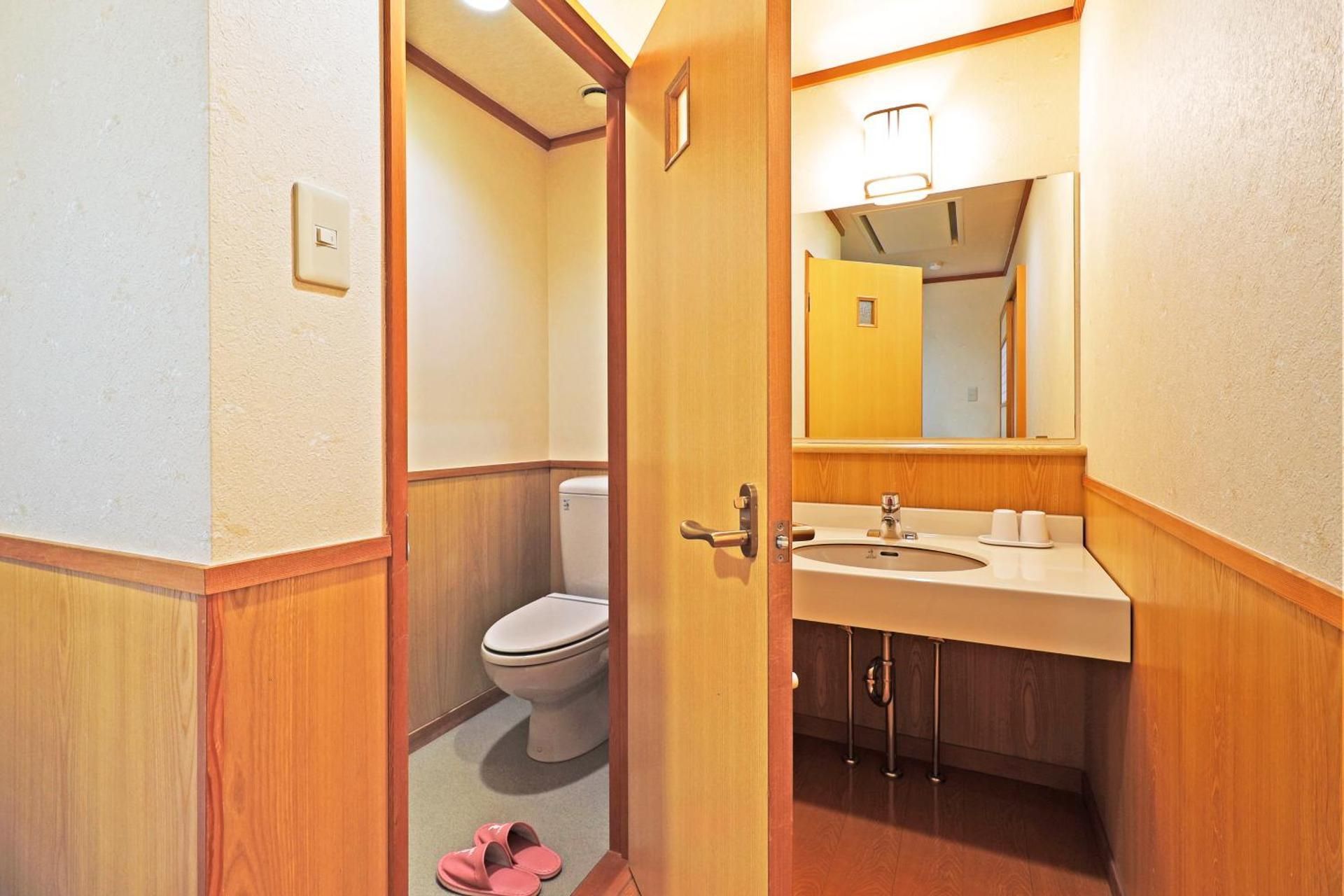 Japanese-Style Room