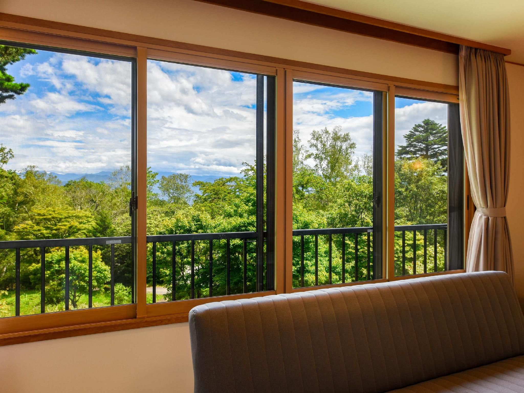 Lake Side Japanese-Western Style Room 14 Tatami