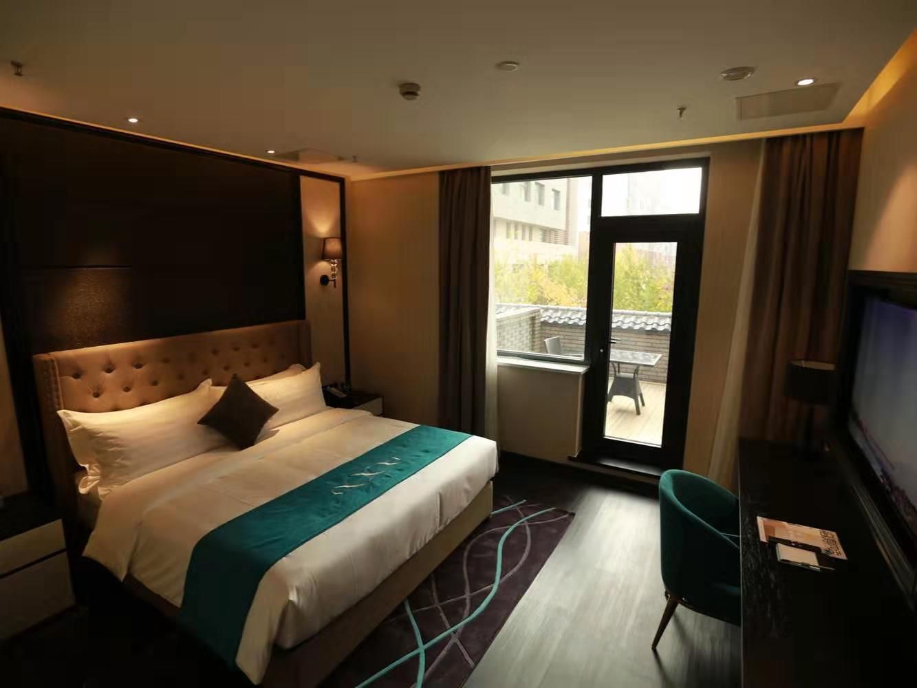 Xana - Bed Room With View