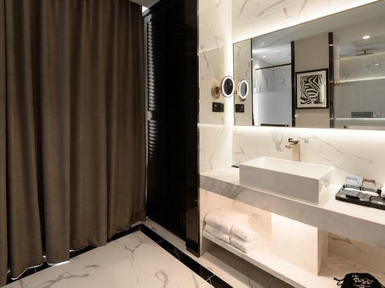 Xana - Deluxe Bed Room