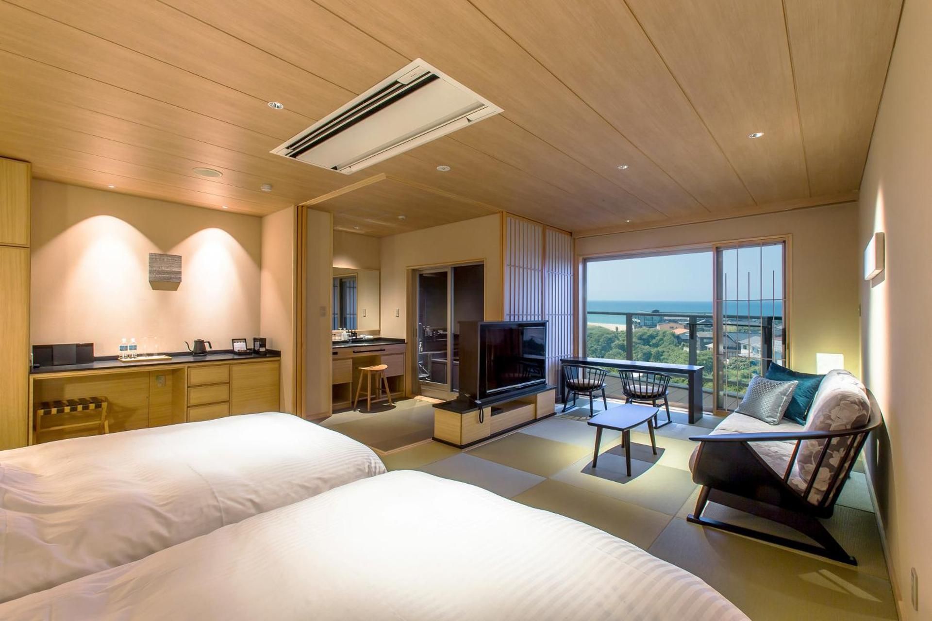 Deluxe Twin Room with Sea View