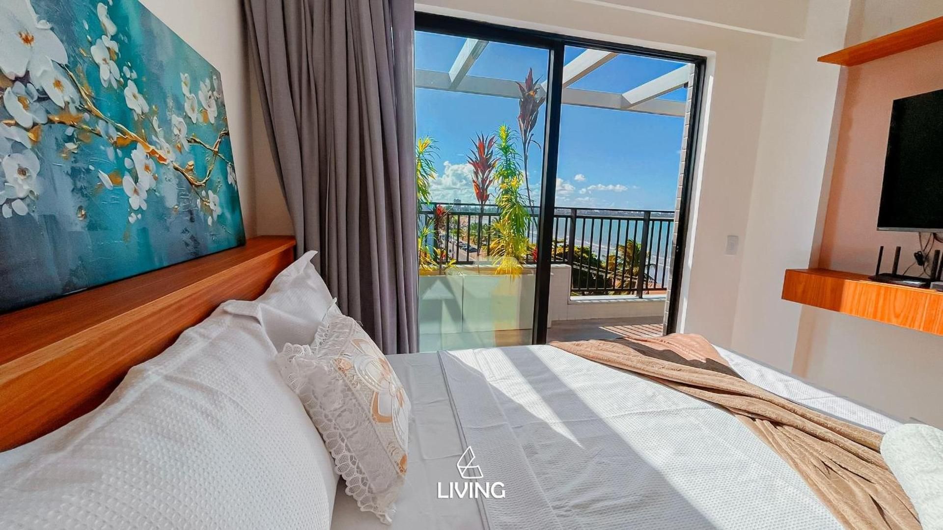 Deluxe One-Bedroom Apartment with Ocean View
