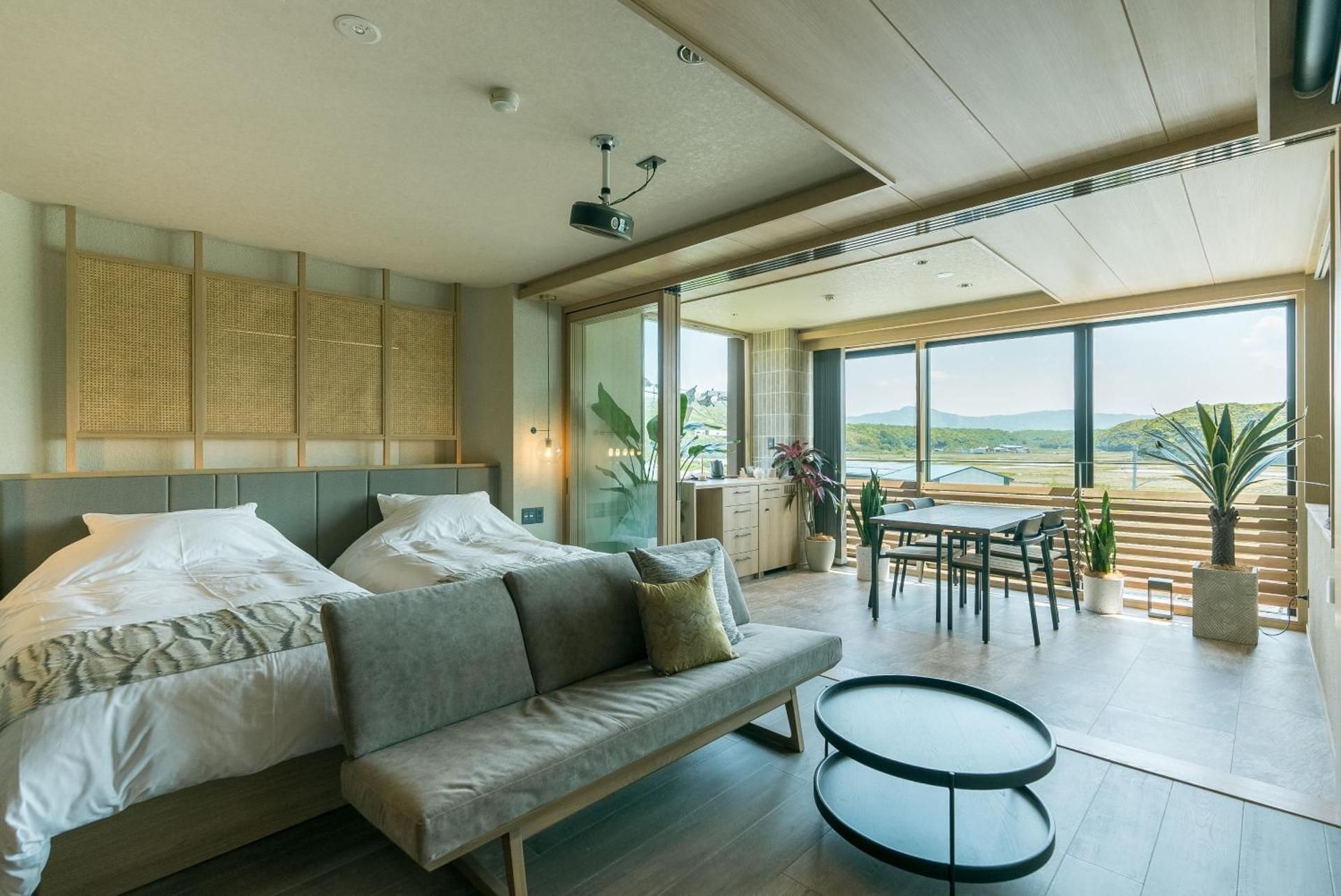 Quadruple Room with Mountain View