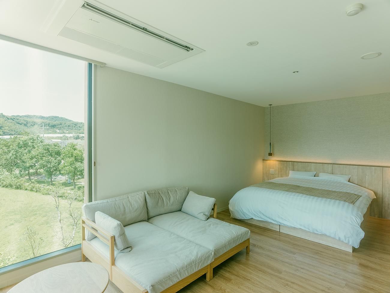 Standard with 1 King Bed