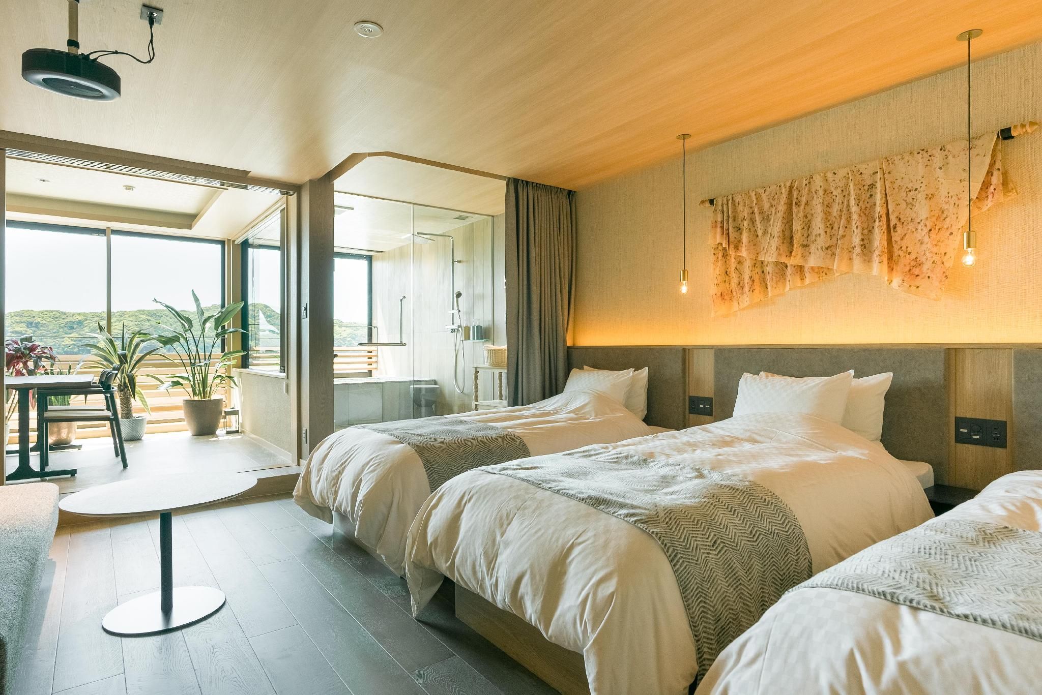 4-Bed Room