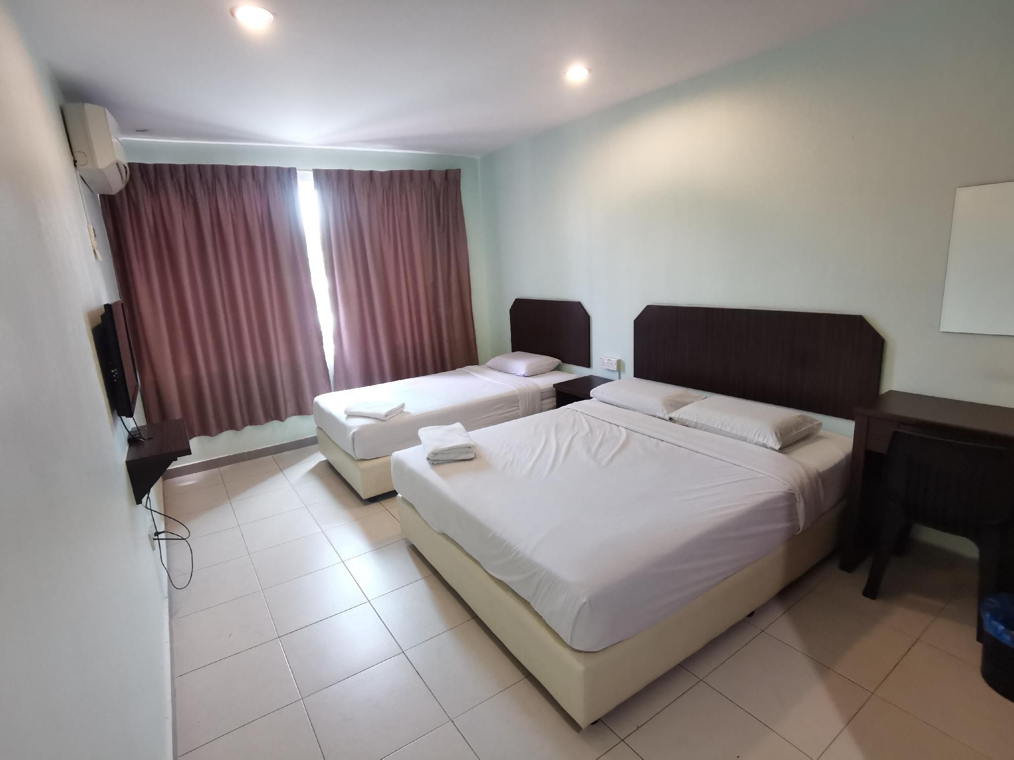 GS BERA HOTEL Triple Guest Room