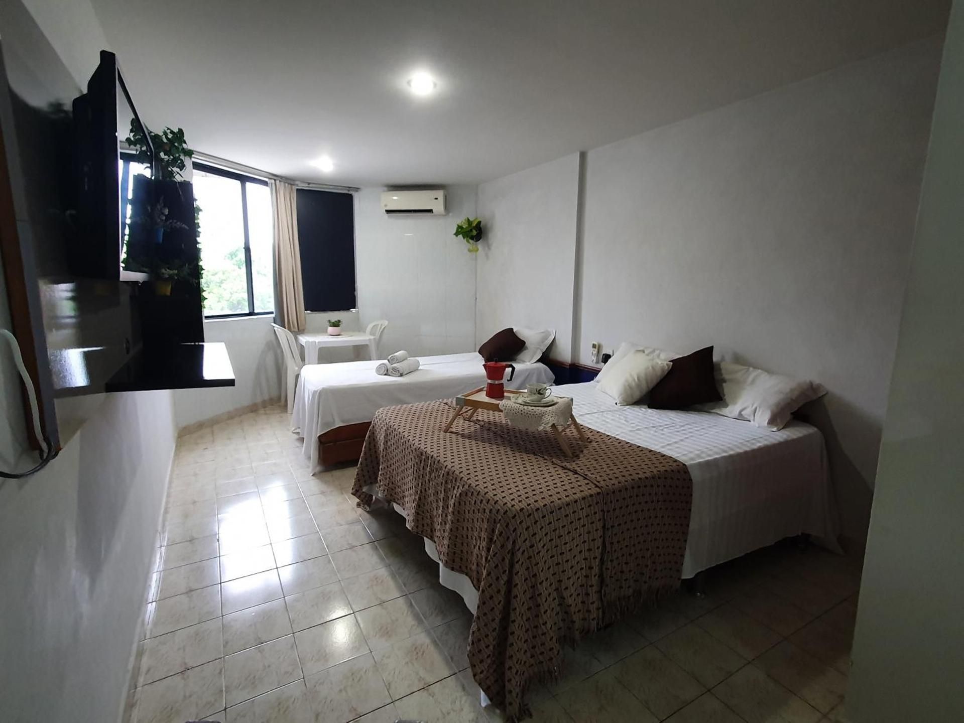 Apartment with Pool View 