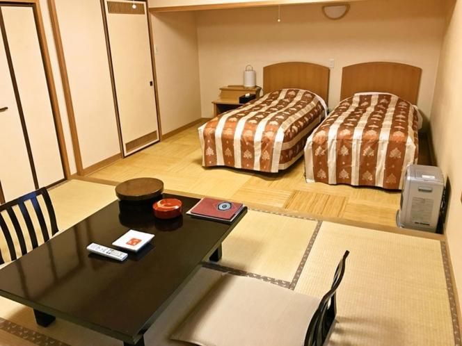 Twin Room with Tatami Area with Shared Bathroom