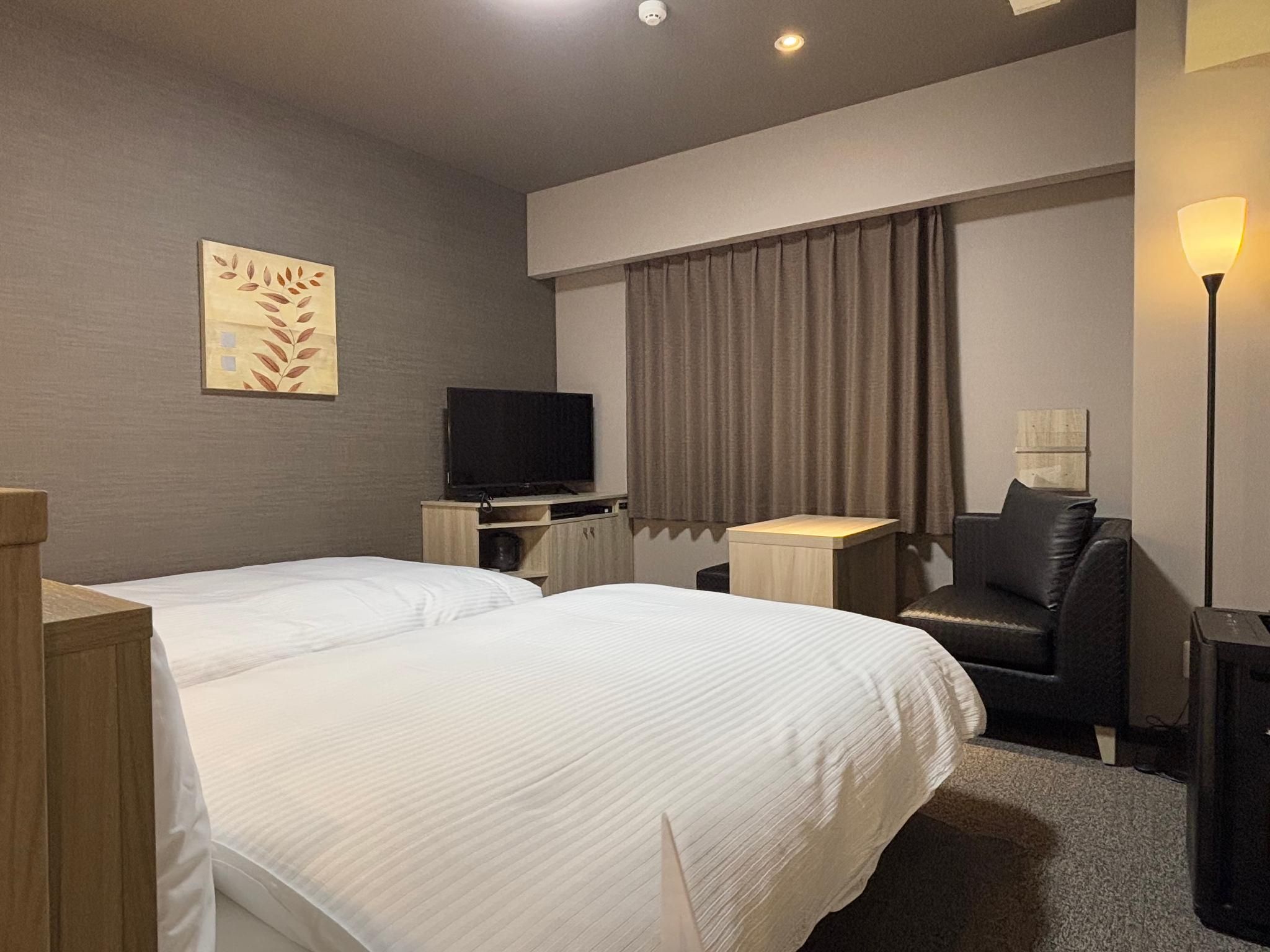 Twin Room - Electronic Cigarette Only