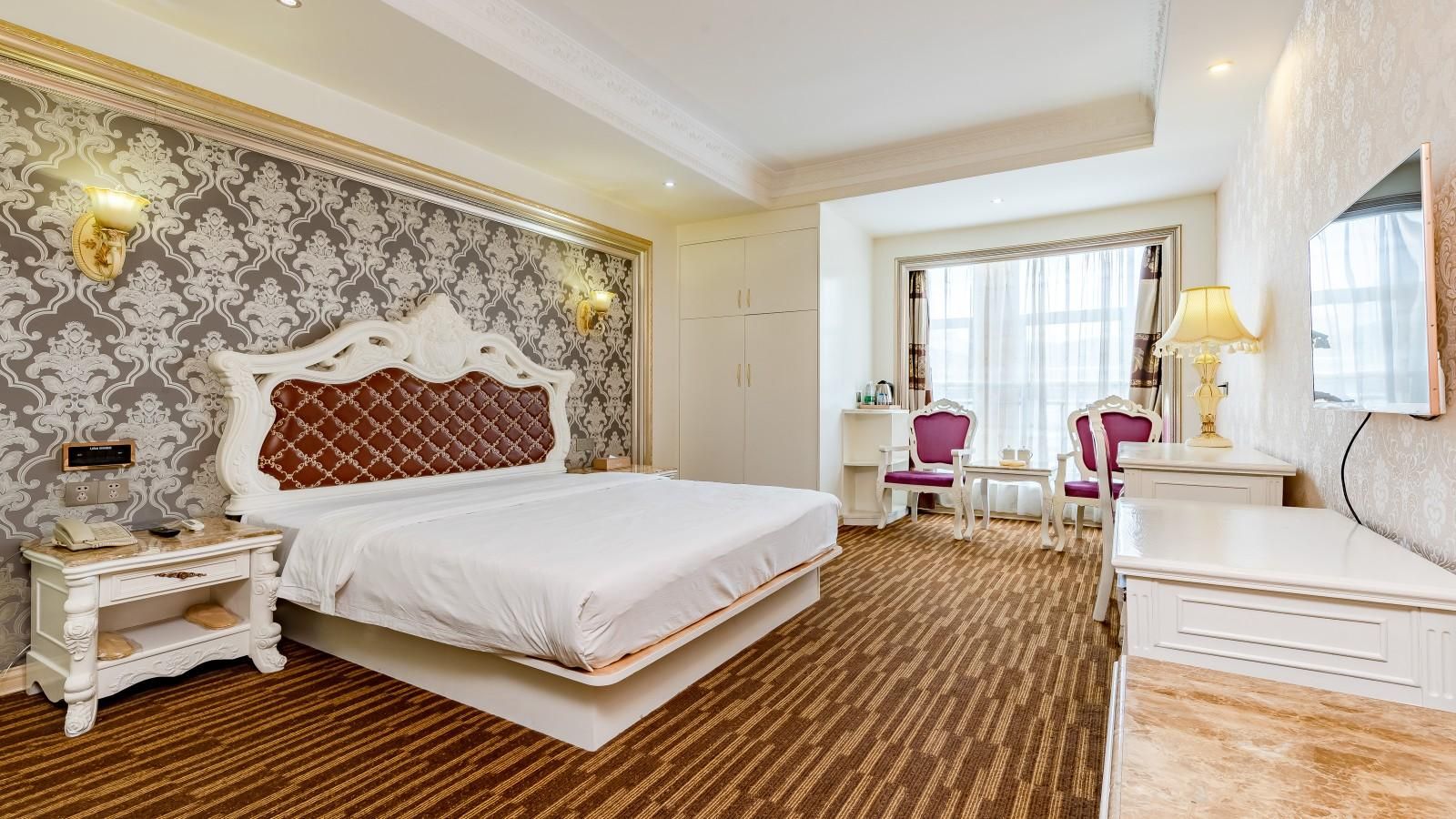 Deluxe Suite