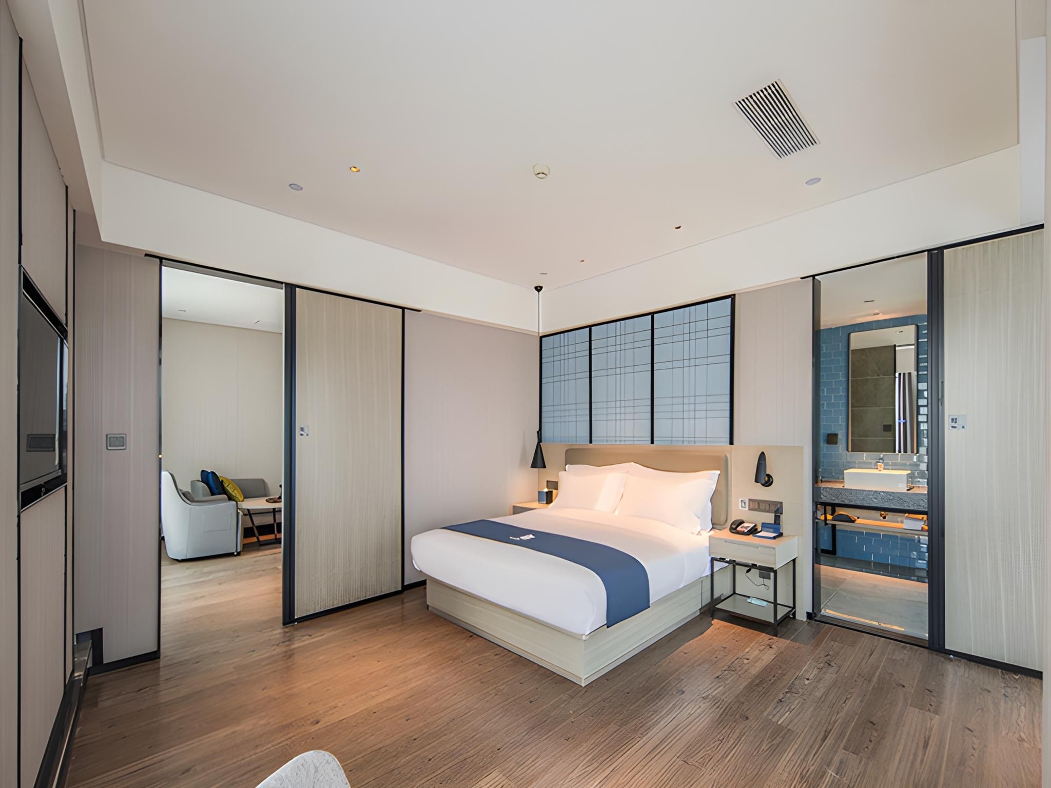 Dossen - Executive Suite