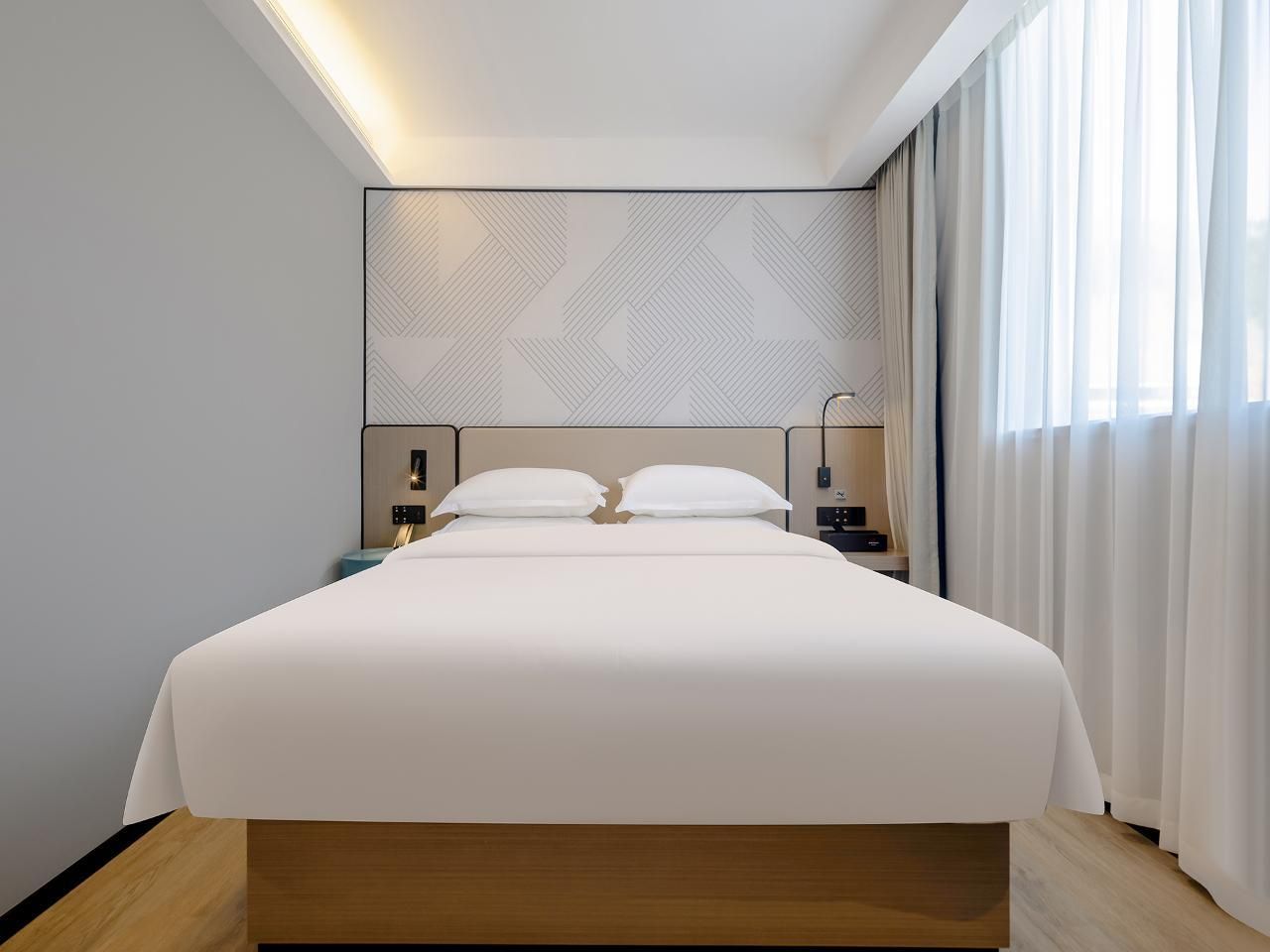 Intelligent Standard Queen Room