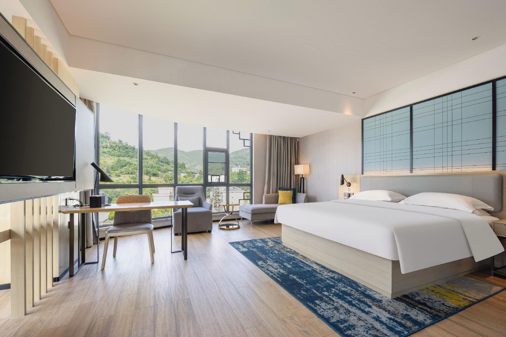 King Room with Mountain View