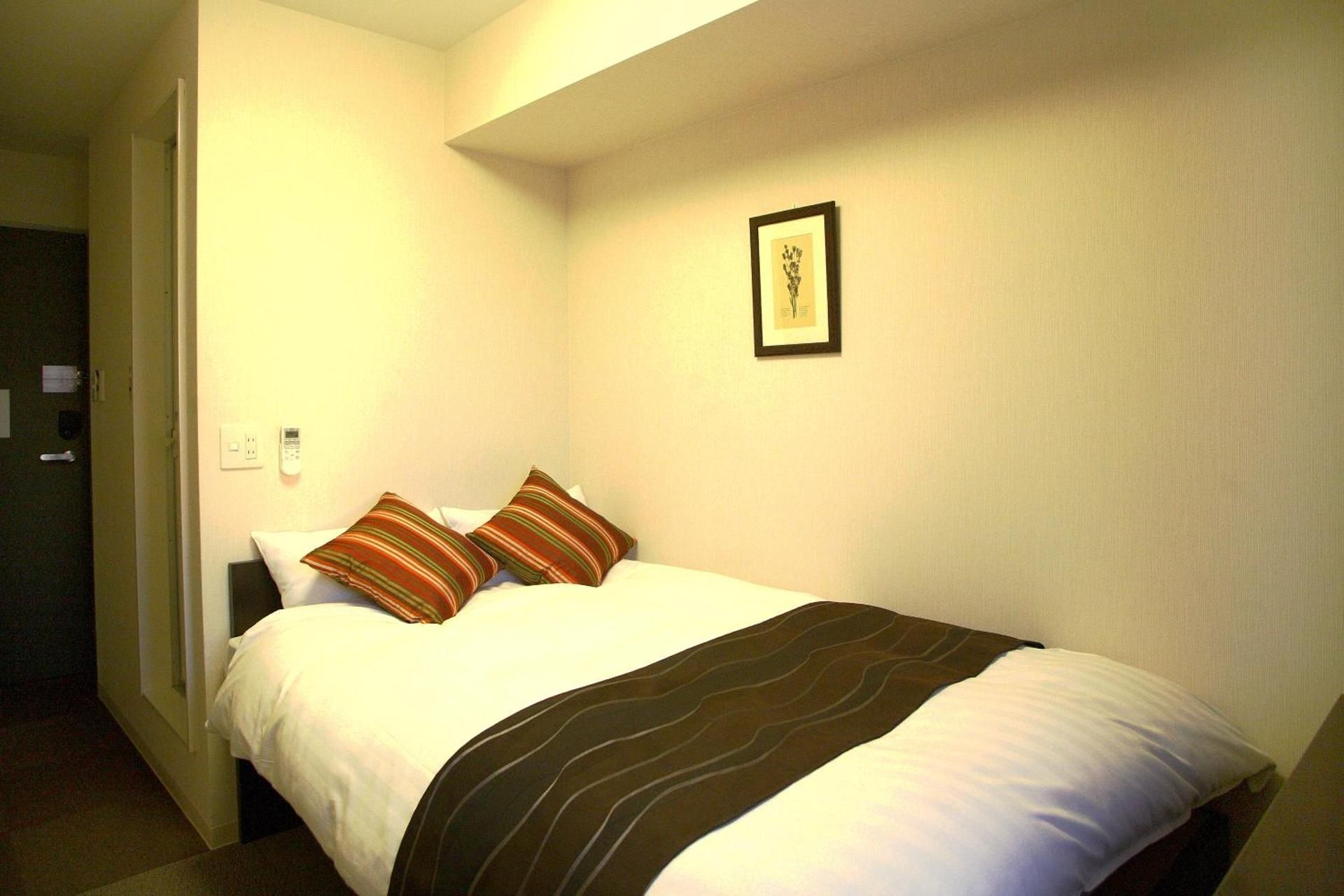 Semi Double Room - Non-Smoking