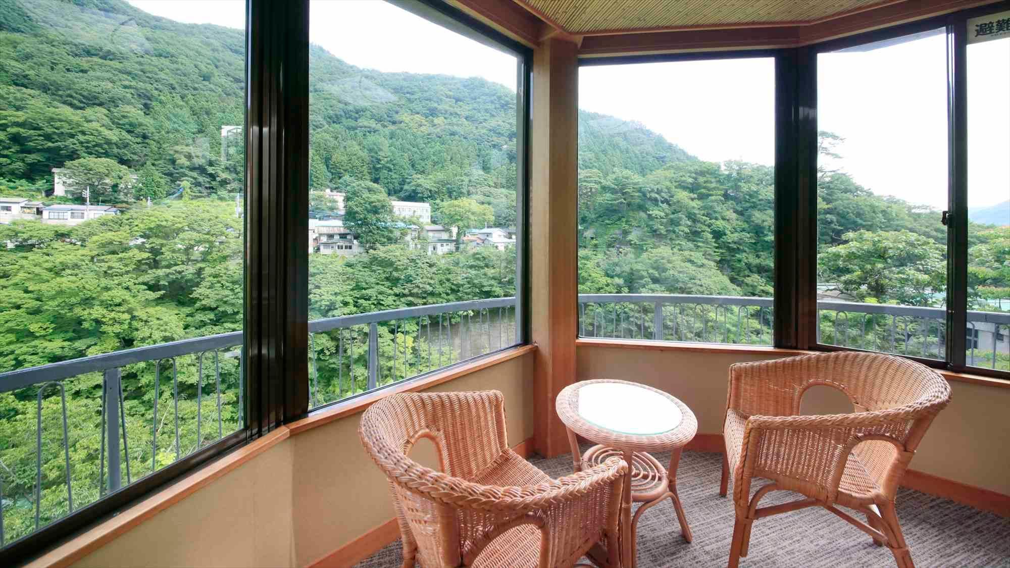 [Tone River View Room] 15 tatami (with bath and toilet)