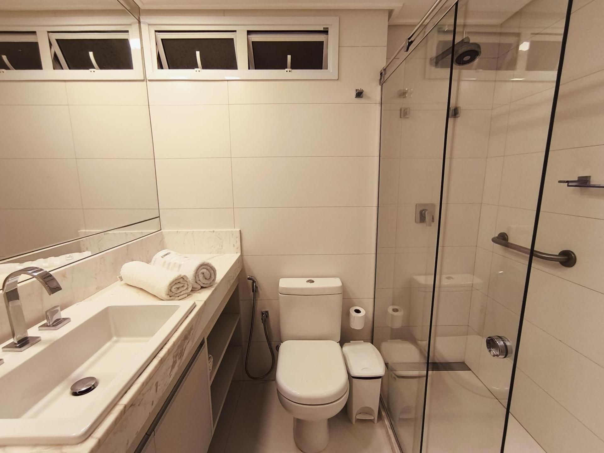 Two-Bedroom Deluxe Apartment with Balcony