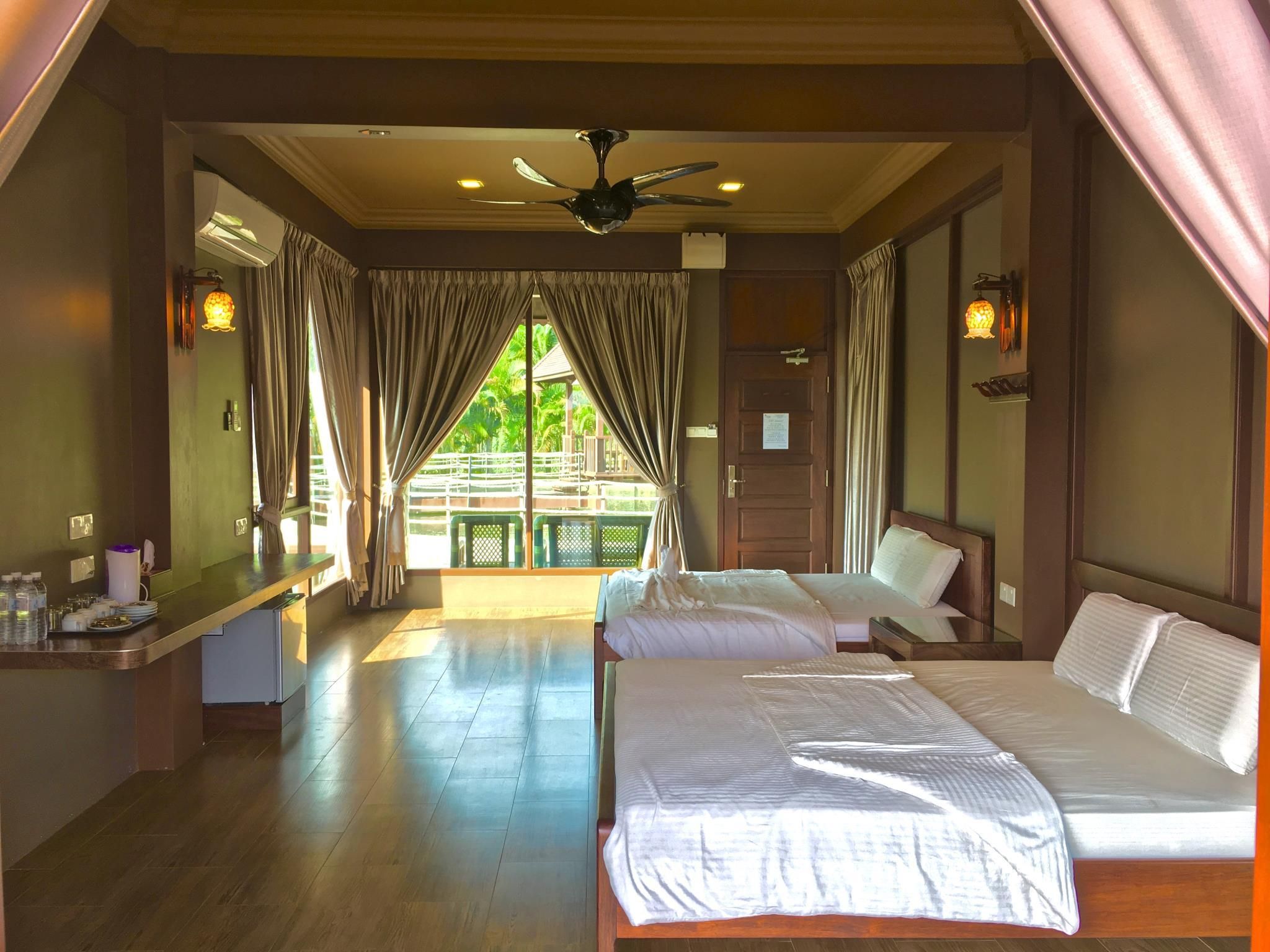 Glass Villa Deluxe Room