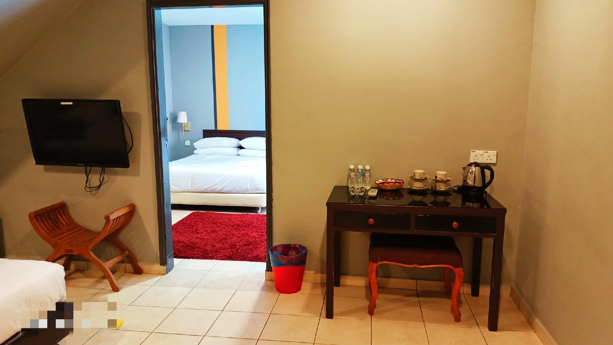 One World Lodging Deluxe Suite 3