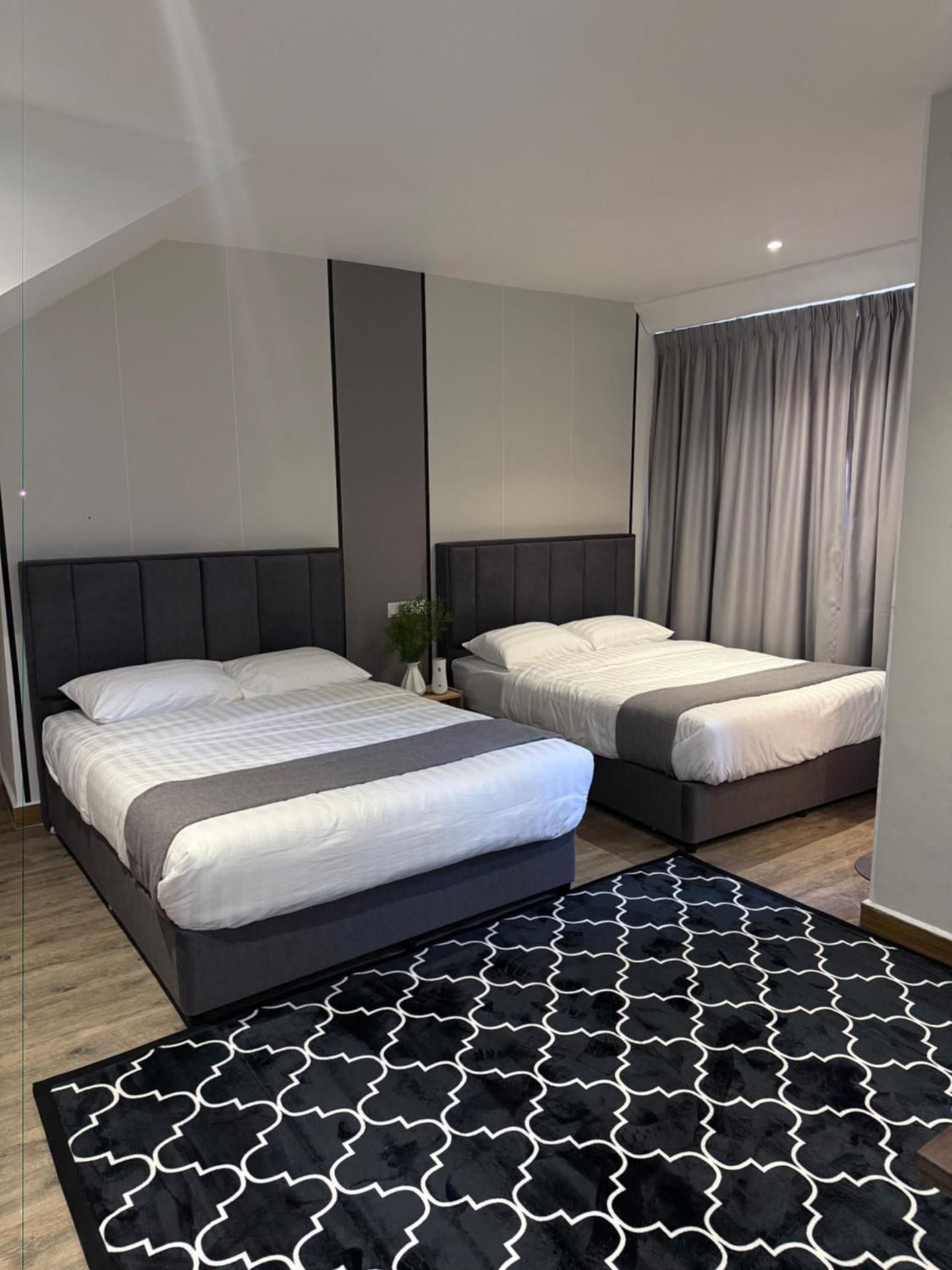 Family Room with Garden View