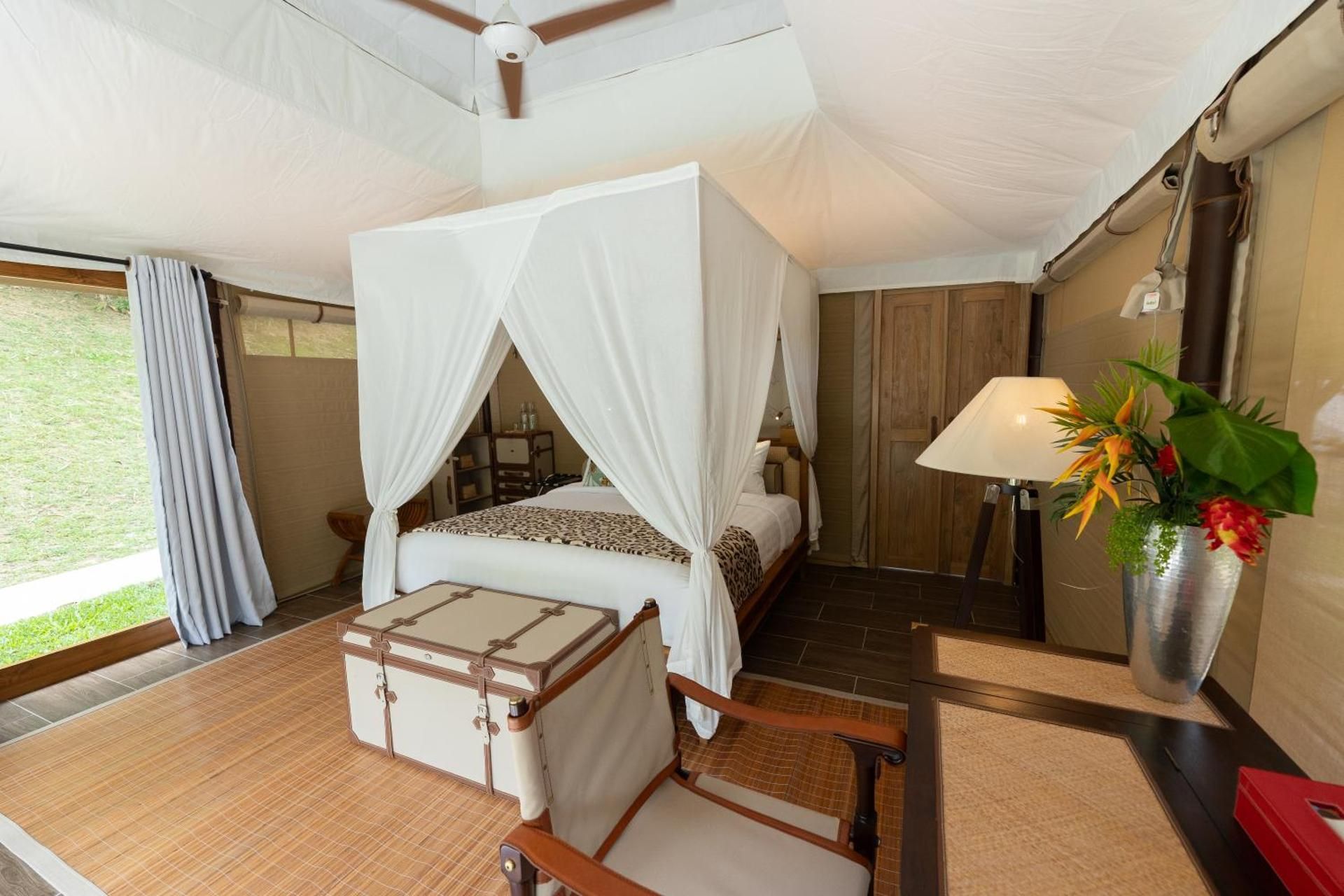 Heliconia Honeymoon Suite
