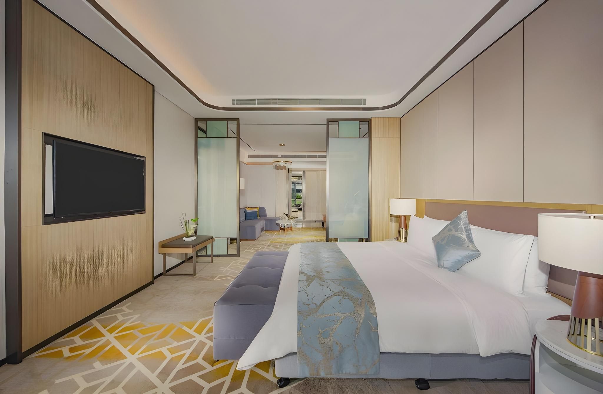 Deluxe Panoramic Queen Room