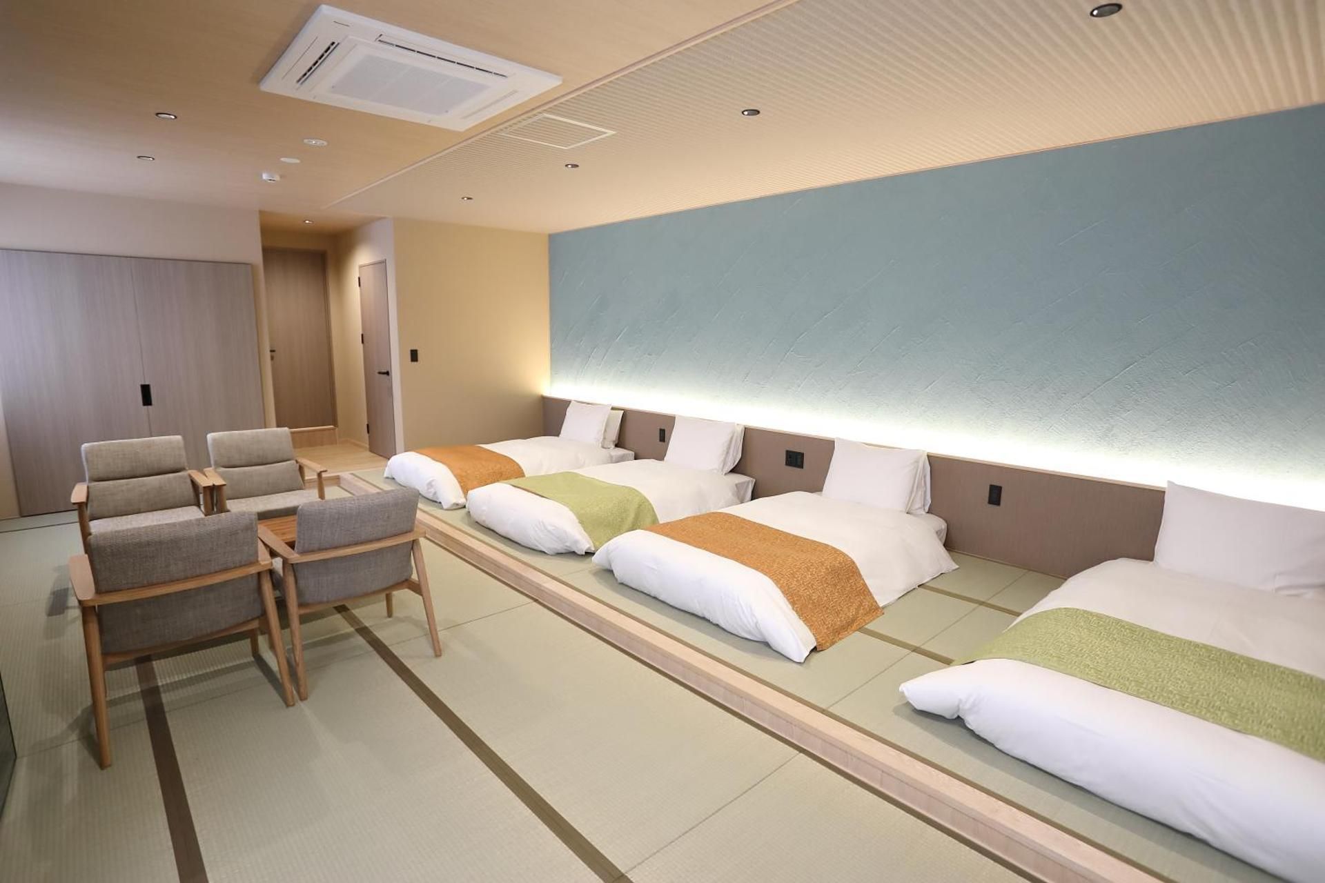 Quadruple Room with Private Bathroom