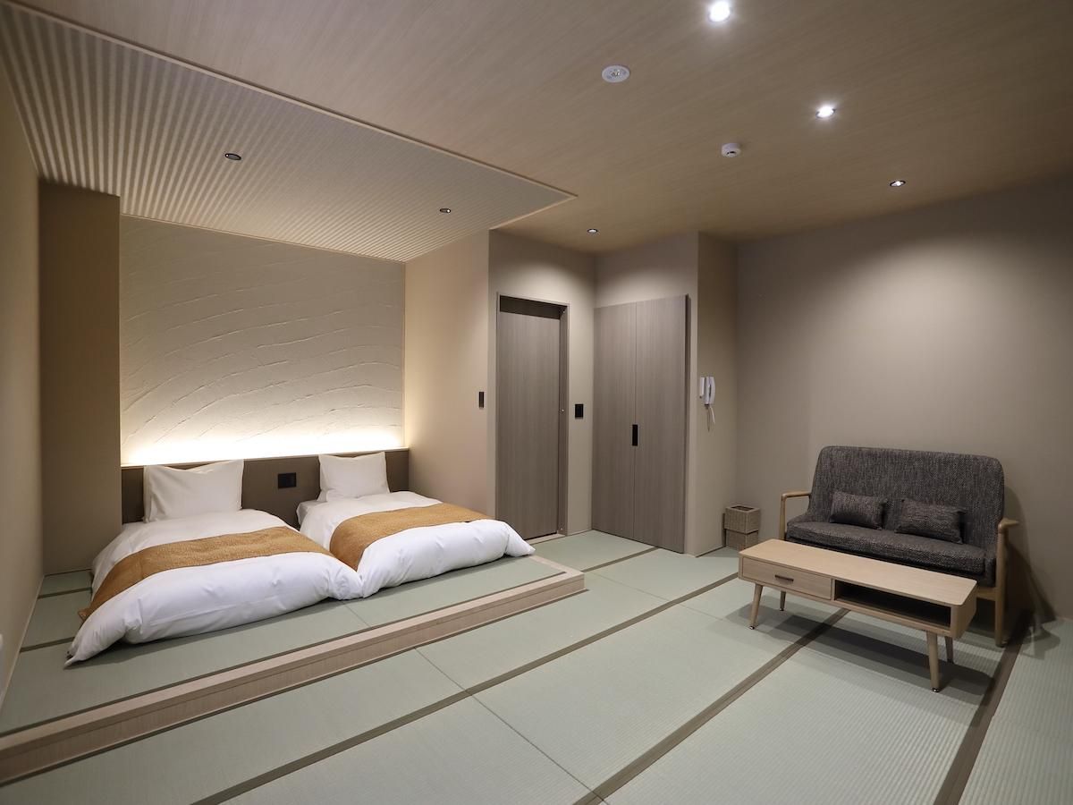 Queen Bed Room