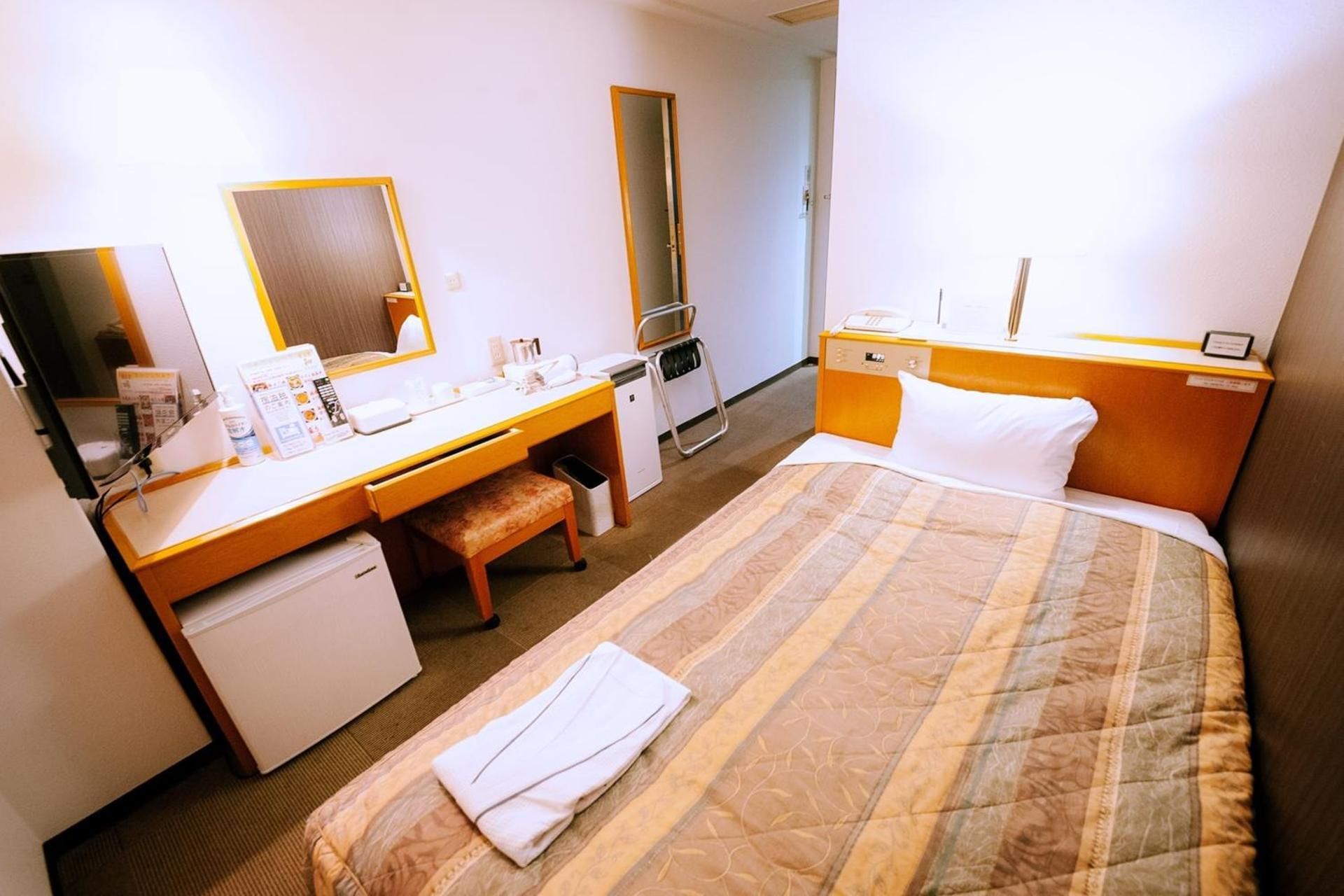 Double Room with Small Double Bed - Smoking