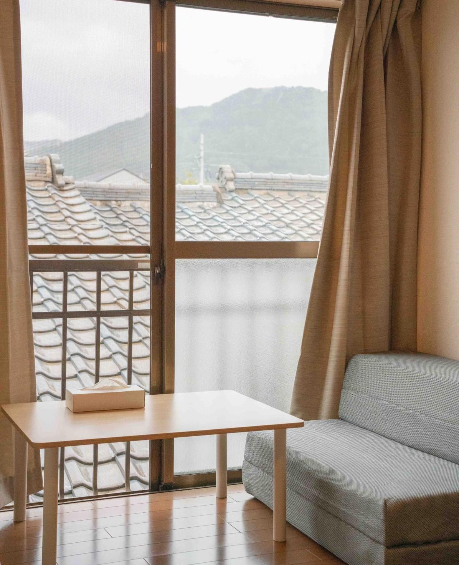 Single Room with Shared Bathroom