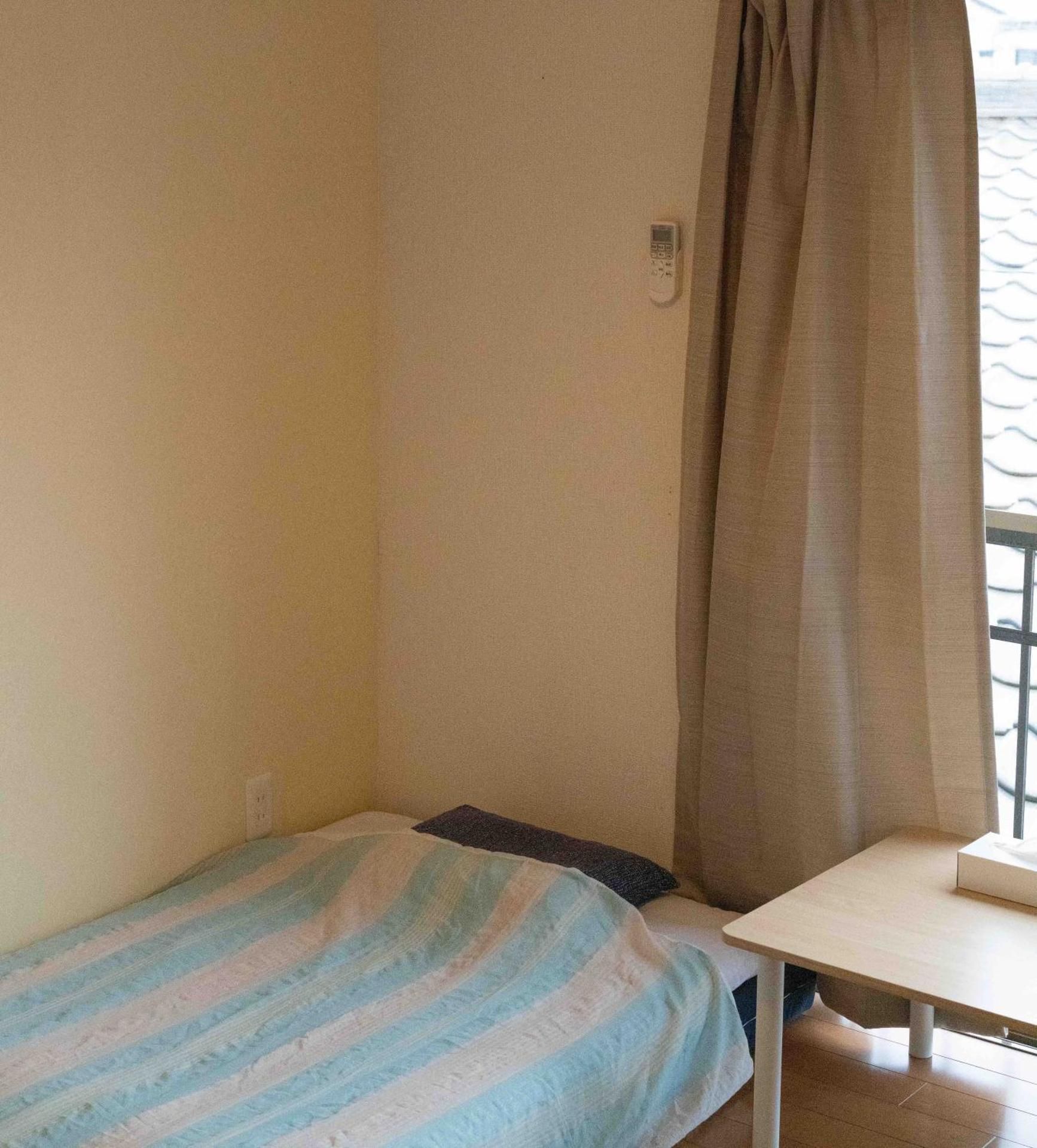 Single Room with Shared Bathroom