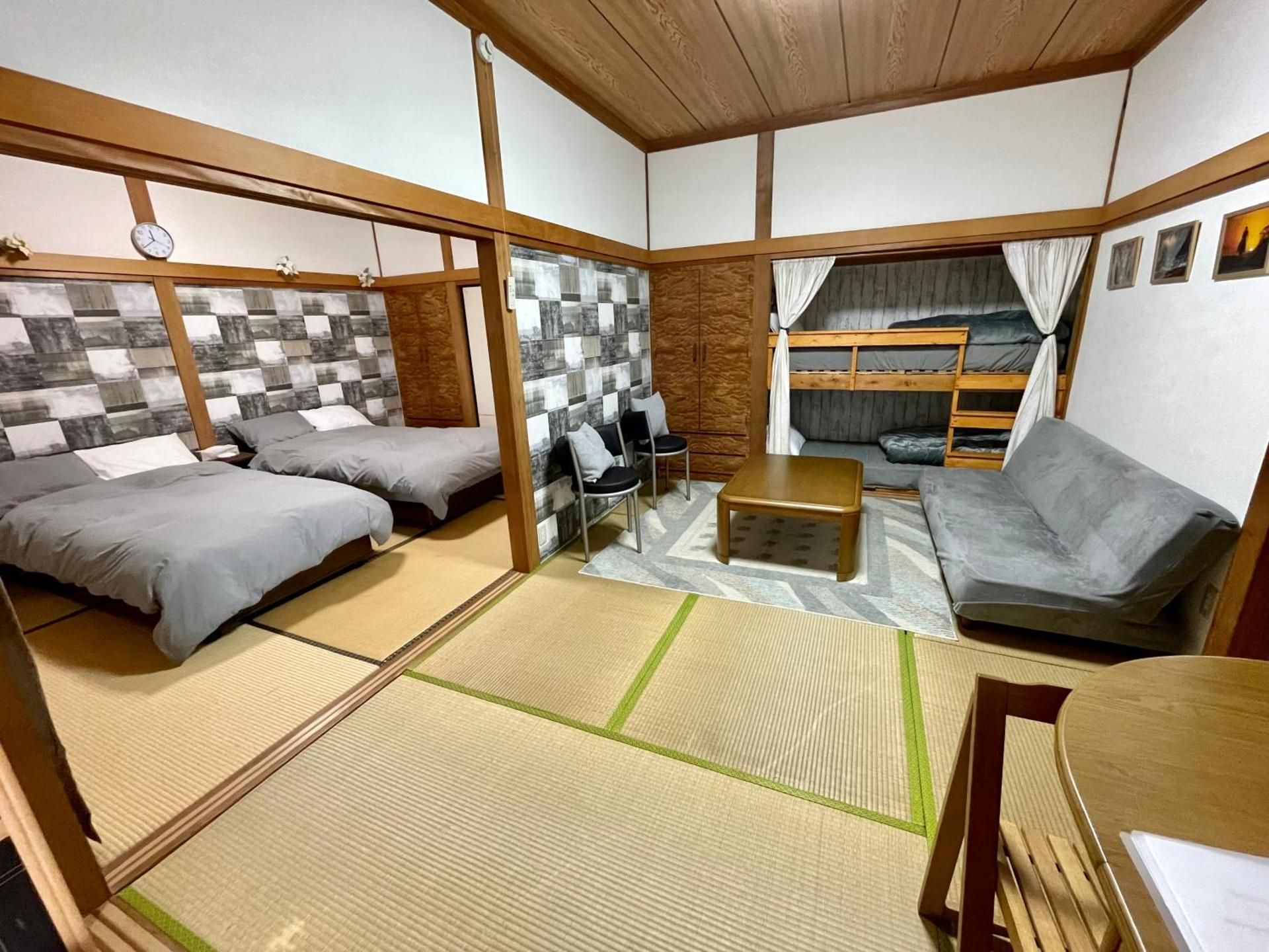 Deluxe Family Room